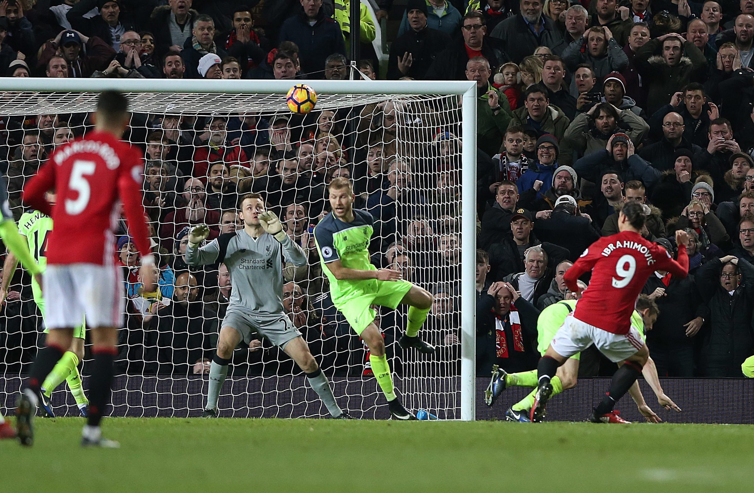 Premier League: Ibrahimovic evita derrota do United frente ao Liverpool
