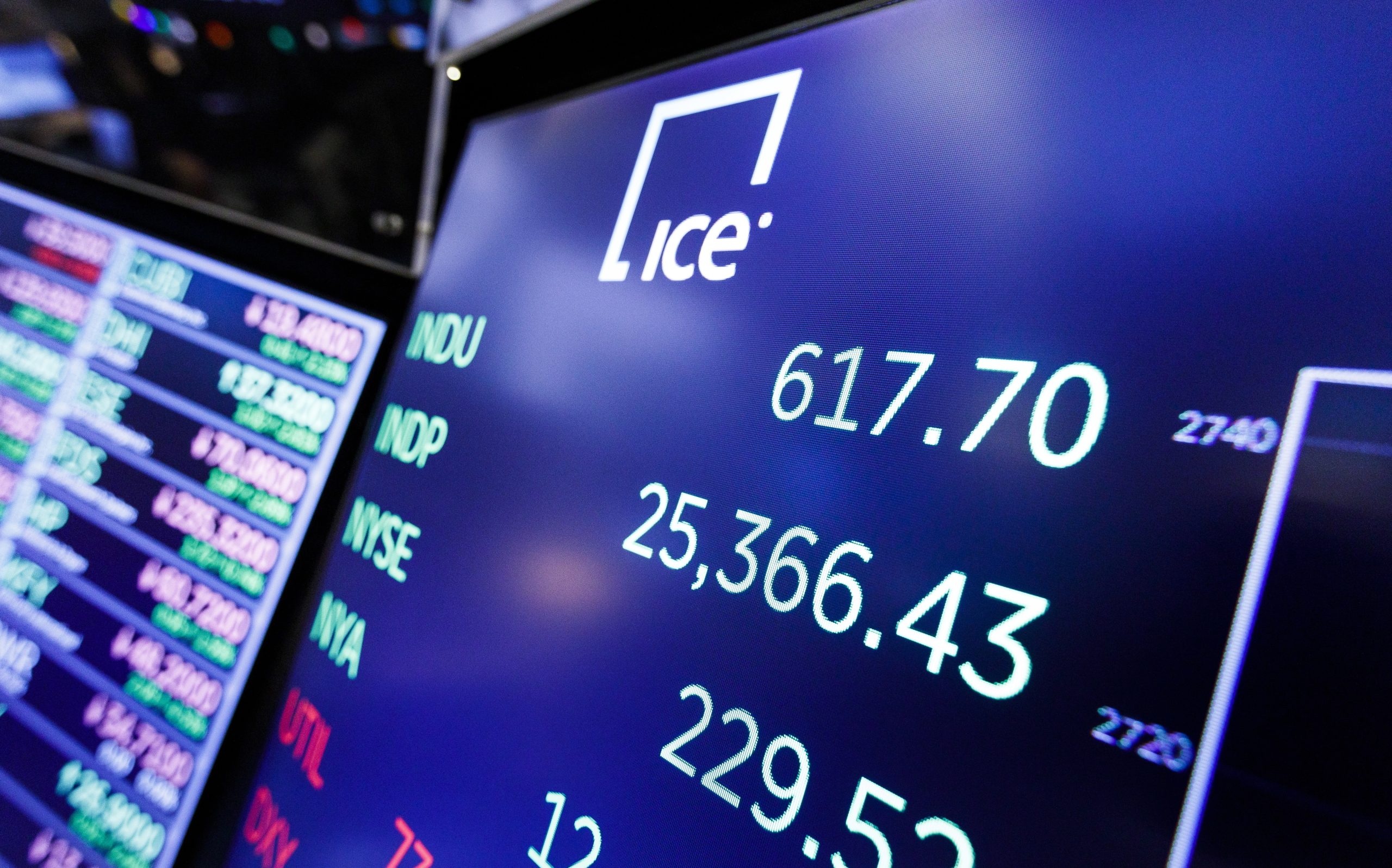 Bolsa de Nova Iorque negoceia em alta animada por trégua entre EUA e China