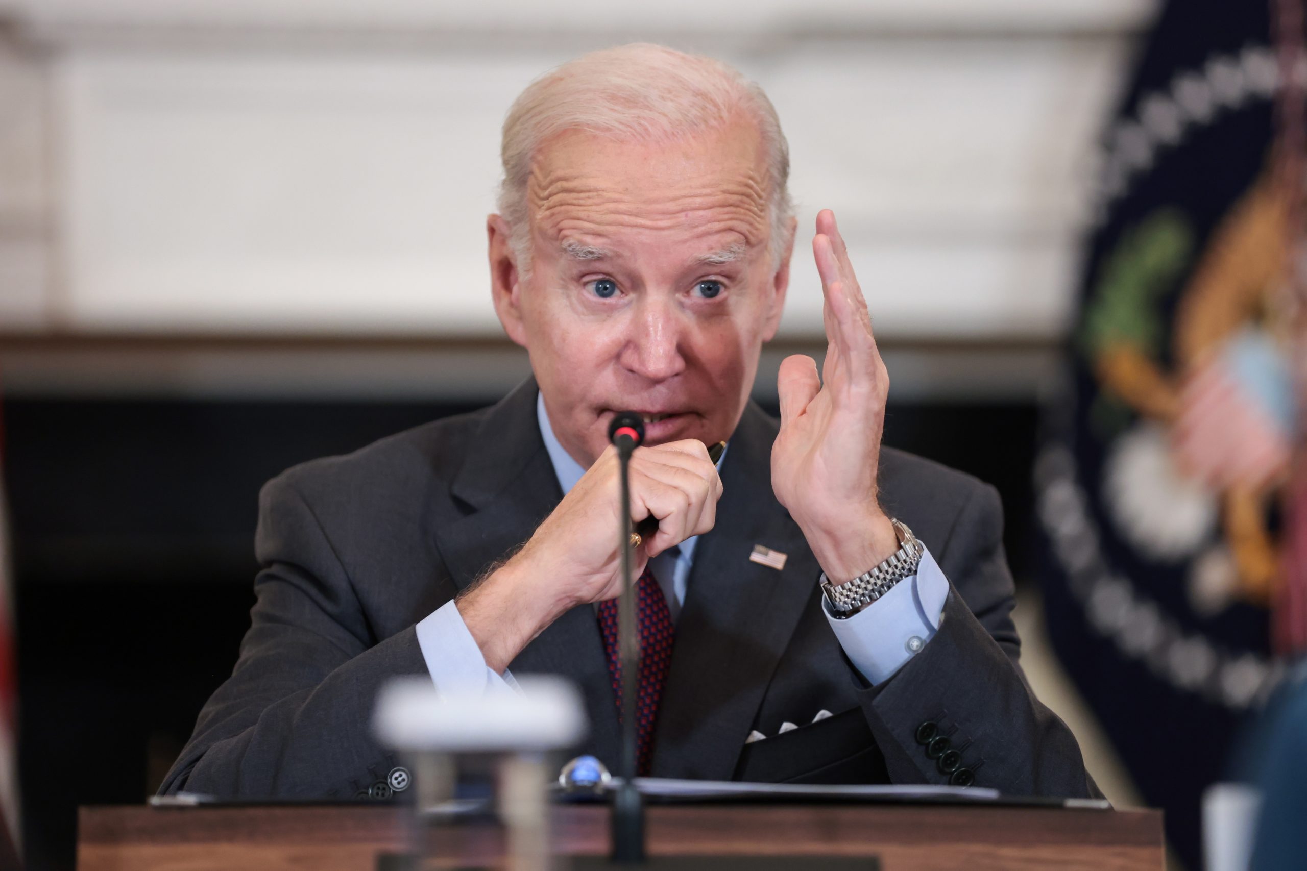 Membros do próprio partido pedem a Biden que fale diretamente com Putin para acabar com a guerra