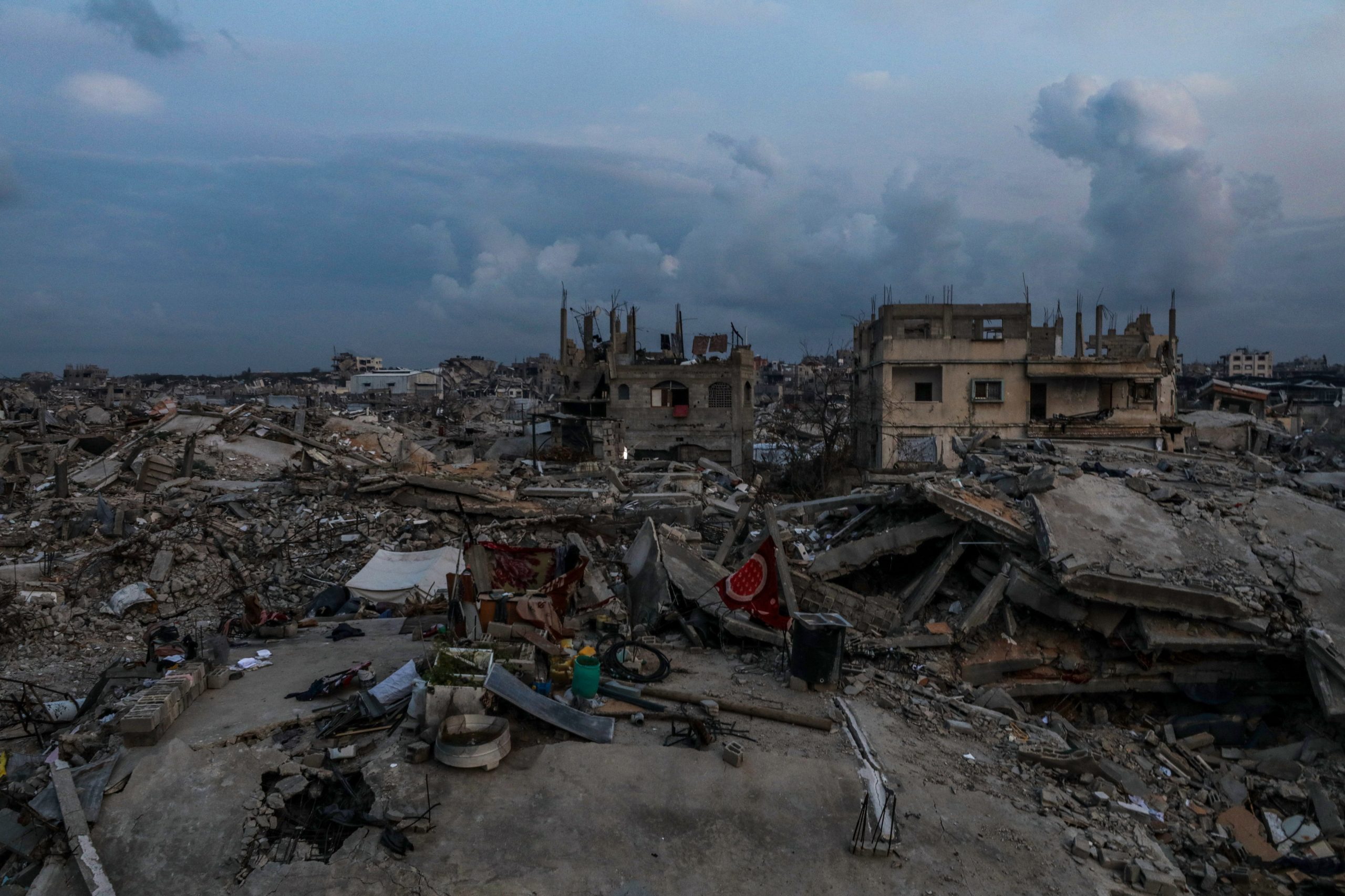 53 mil milhões para reconstruir Gaza e fugir ao plano de Trump que quer “comprar” o território