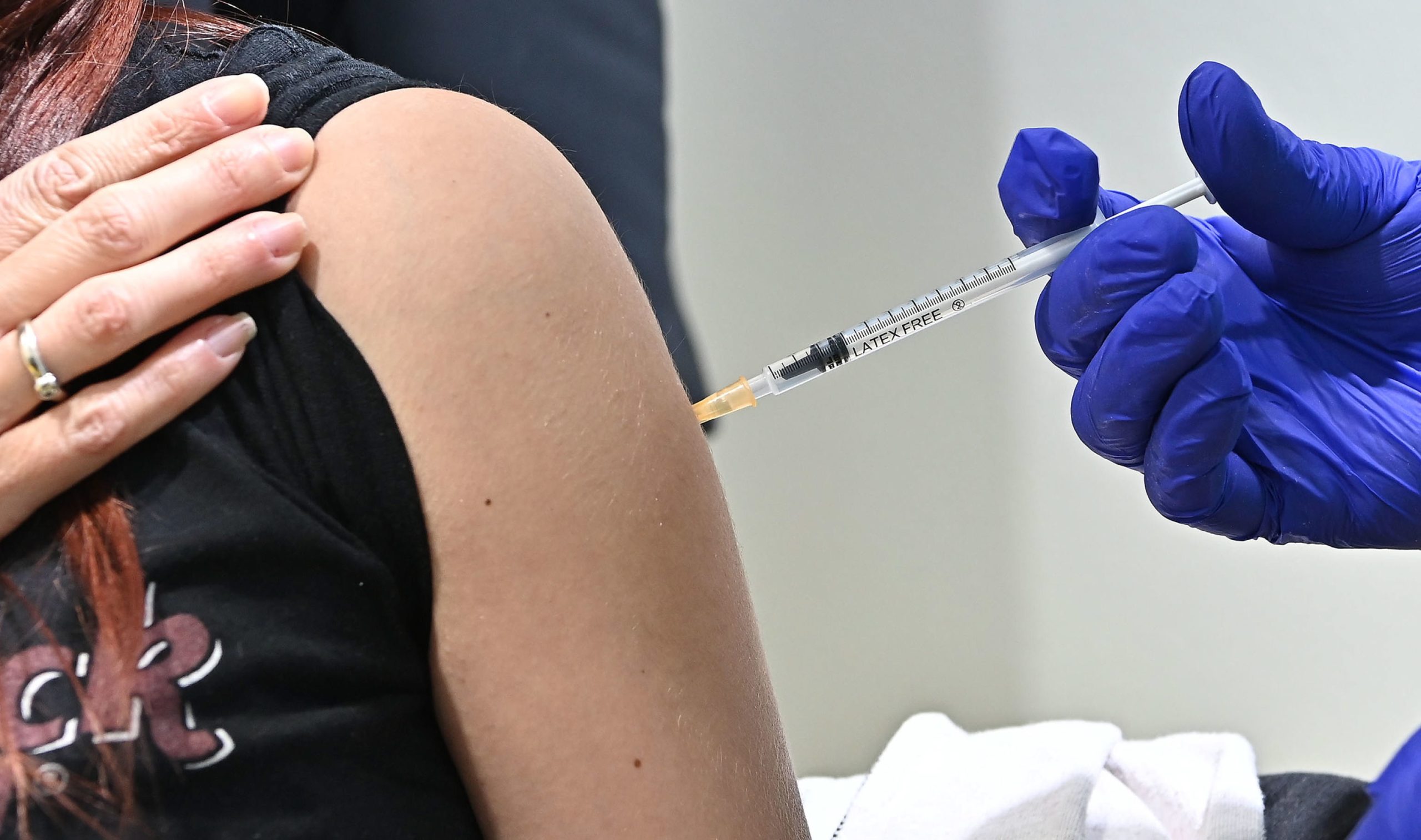Covid-19: Seis países da União Europeia pedem à Comissão para corrigir distribuição de vacinas