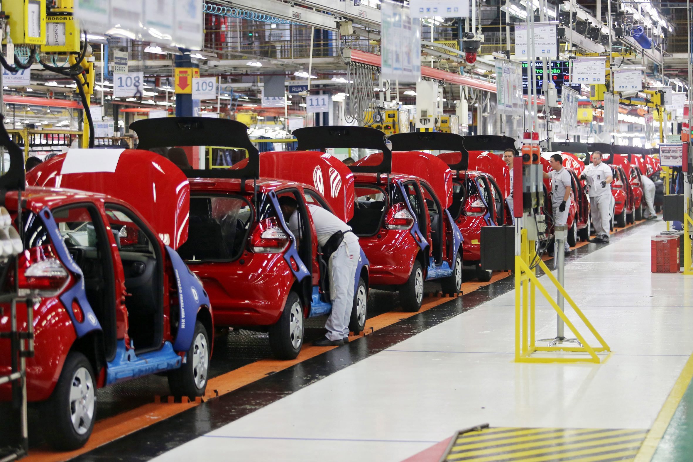 Novo ‘dieselgate’: Fiat Chrysler acusada de ter alterado mais de 100 mil motores a ‘diesel’ para falsificar emissões