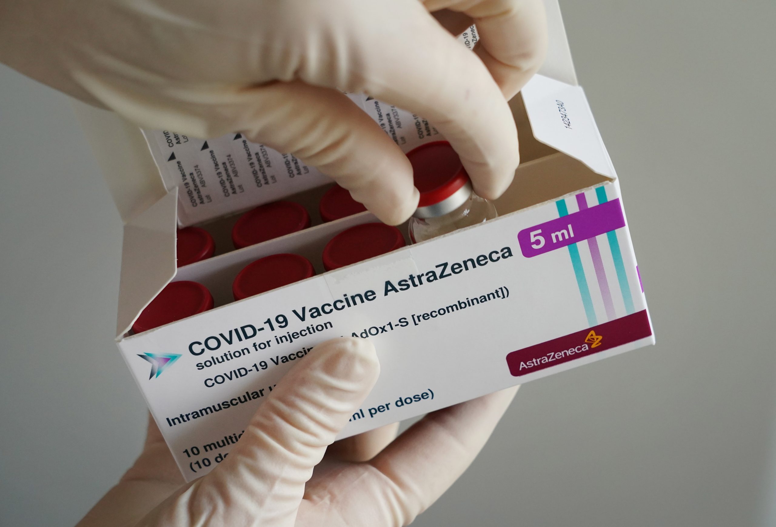Dinamarca estende uso de vacina da AstraZeneca a maiores de 65 anos