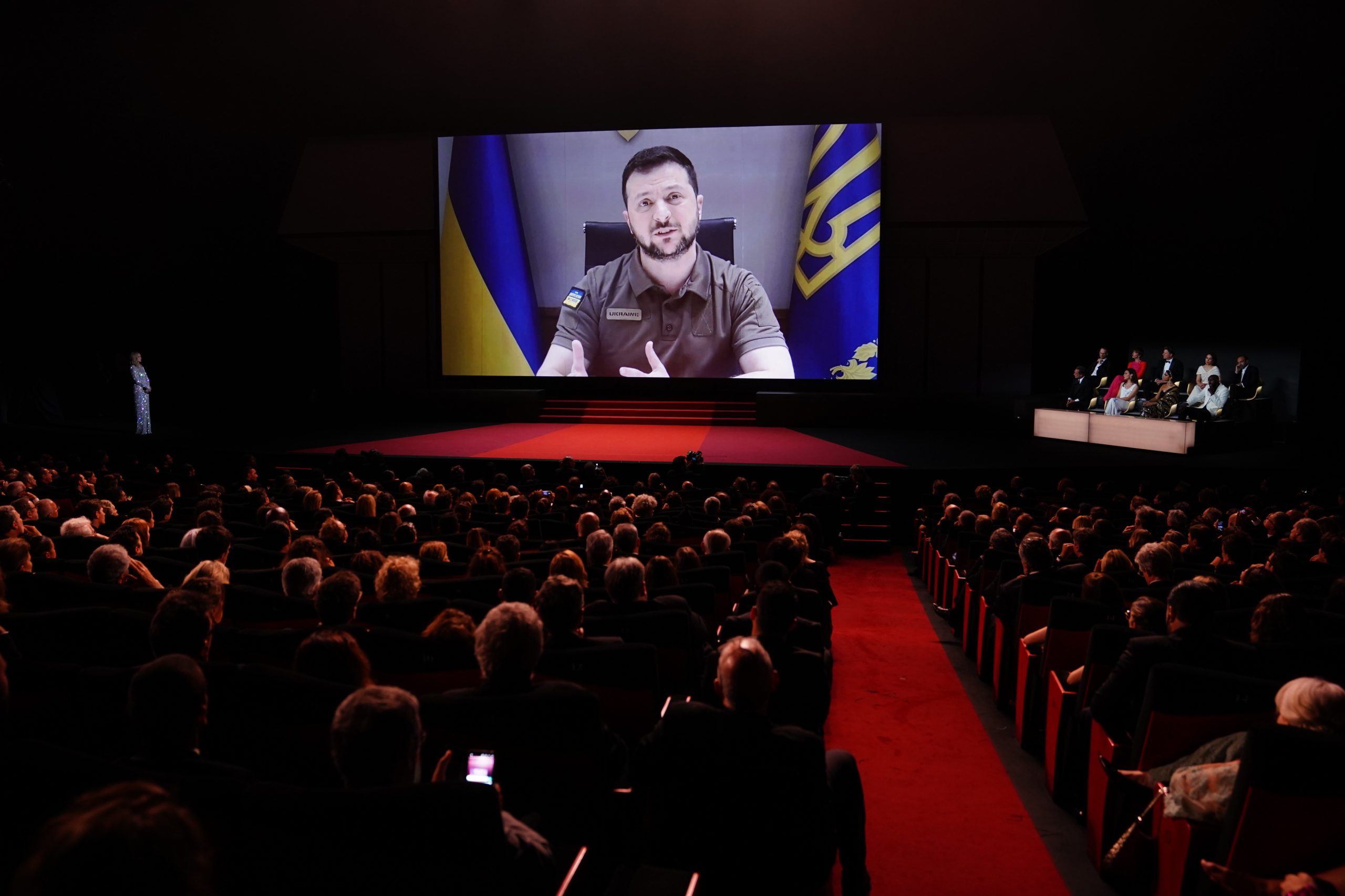 “O cinema vai calar-se ou falar da guerra?”. Zelensky abriu Festival de Cannes