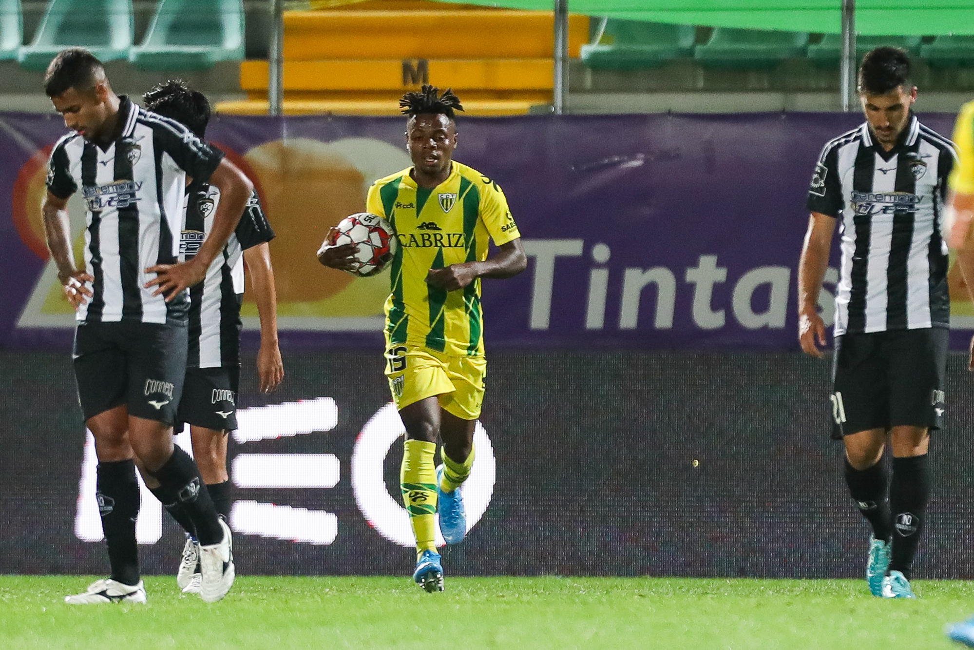 Portimonense alcança em Tondela primeira vitória da época