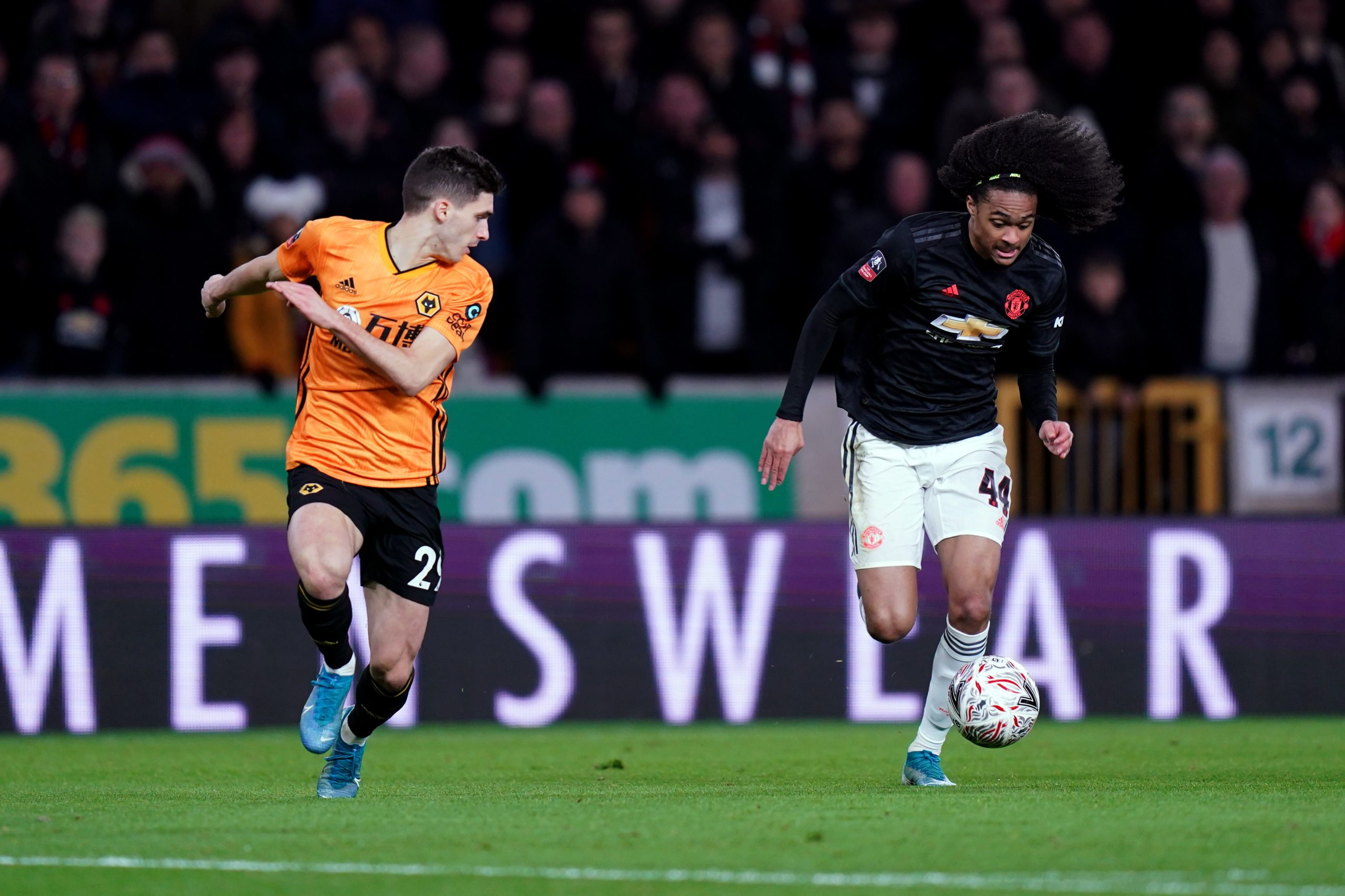 Wolverhampton e Manchester United anulam-se e têm de desempatar na Taça inglesa