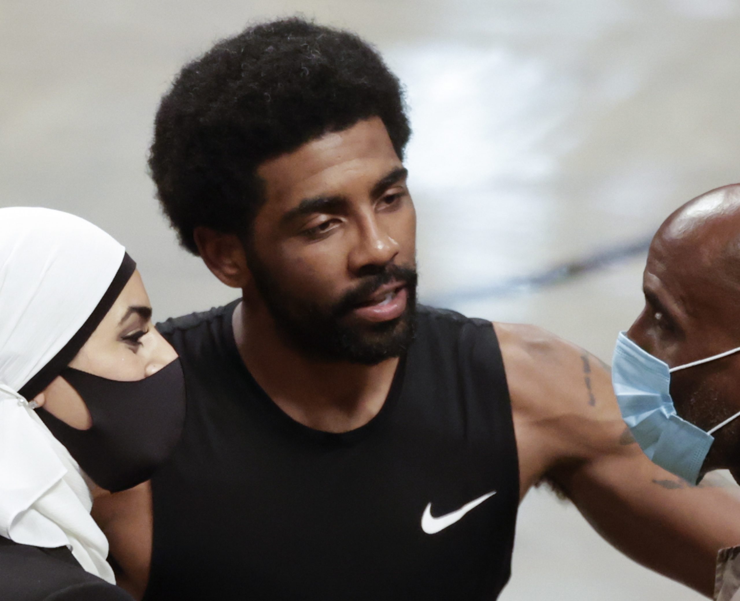 Covid-19: Basquetebolista Kyrie Irving reafirma “direito” de recusar a vacinação