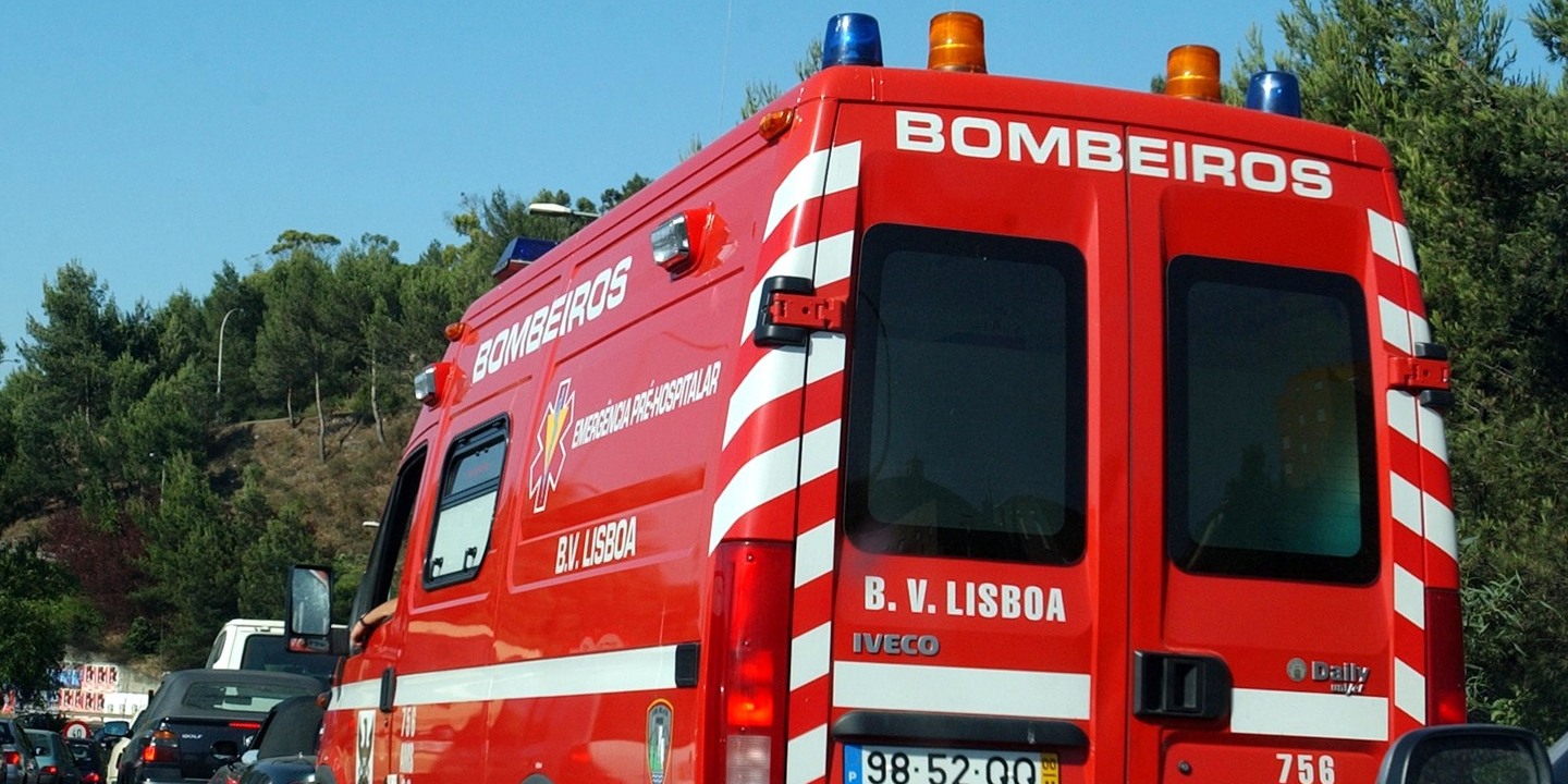 Explosão de gás numa casa em Mafra provoca dois feridos
