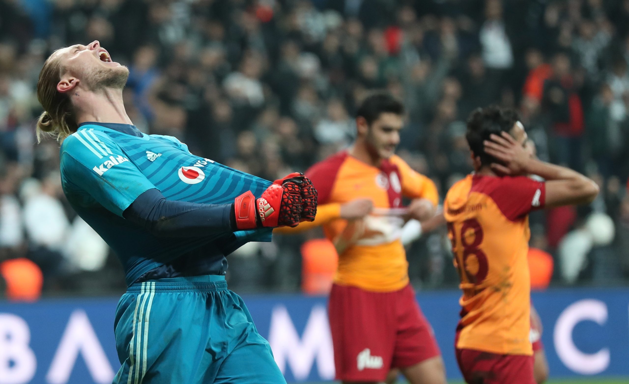 Besiktas vence Galatasaray com golo de grande penalidade