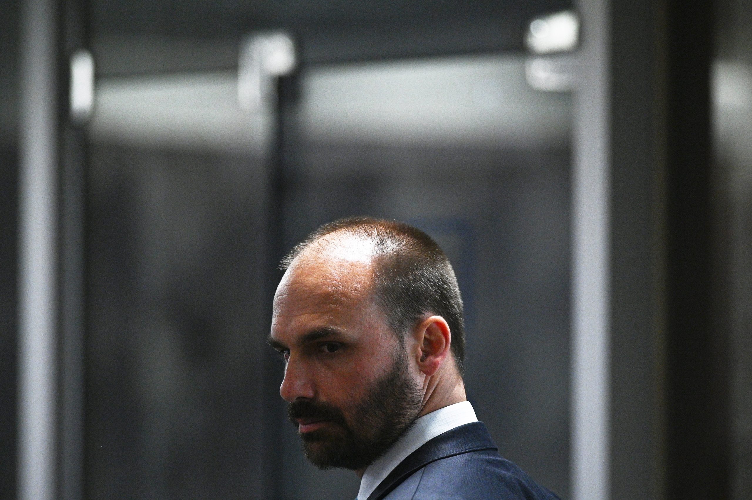 Filho de Bolsonaro vai a julgamento acusado de obstruir a justiça no caso da tentativa de golpe de Estado do pai