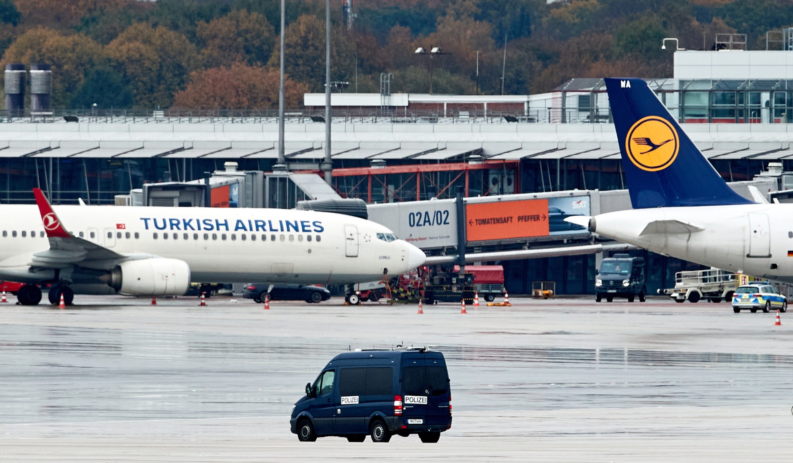 Terminou situação de reféns no aeroporto de Hamburgo. Suspeito detido, não ofereceu resistência