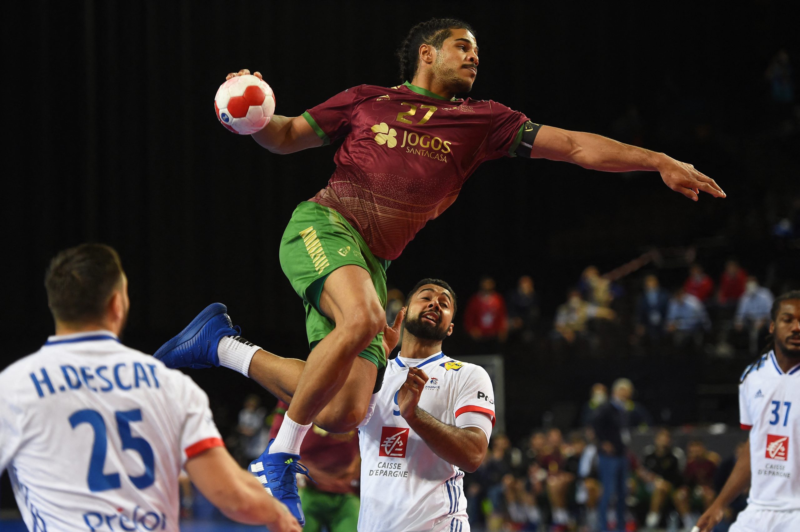 Fez-se história. Seleção portuguesa de andebol vence França e garante presença nos Jogos Olímpicos