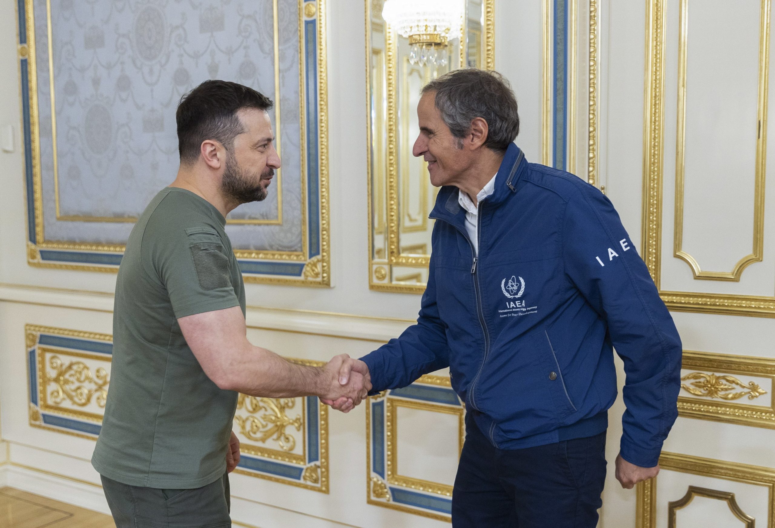 Zelensky e Agência Internacional Atómica preocupados com centrais nucleares