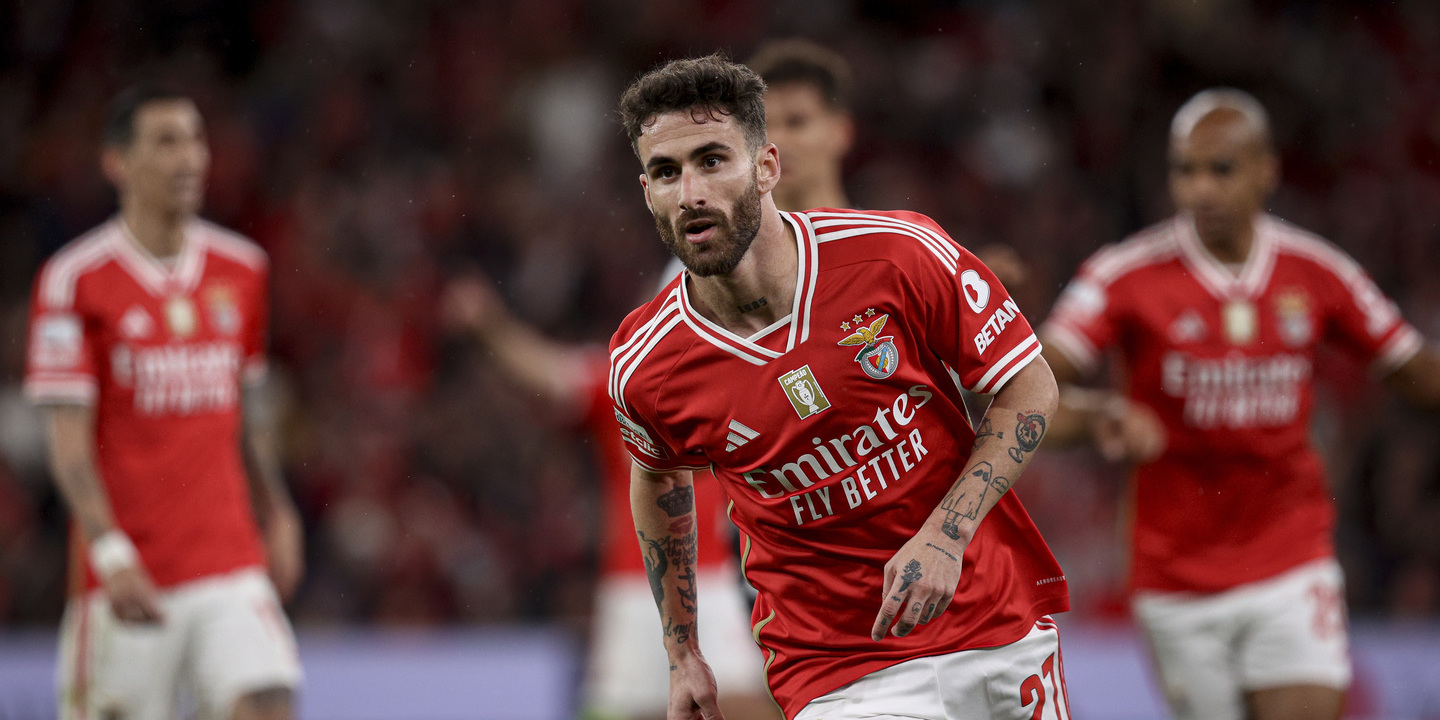 Rafa já está a caminho de Lisboa para reforçar o Benfica