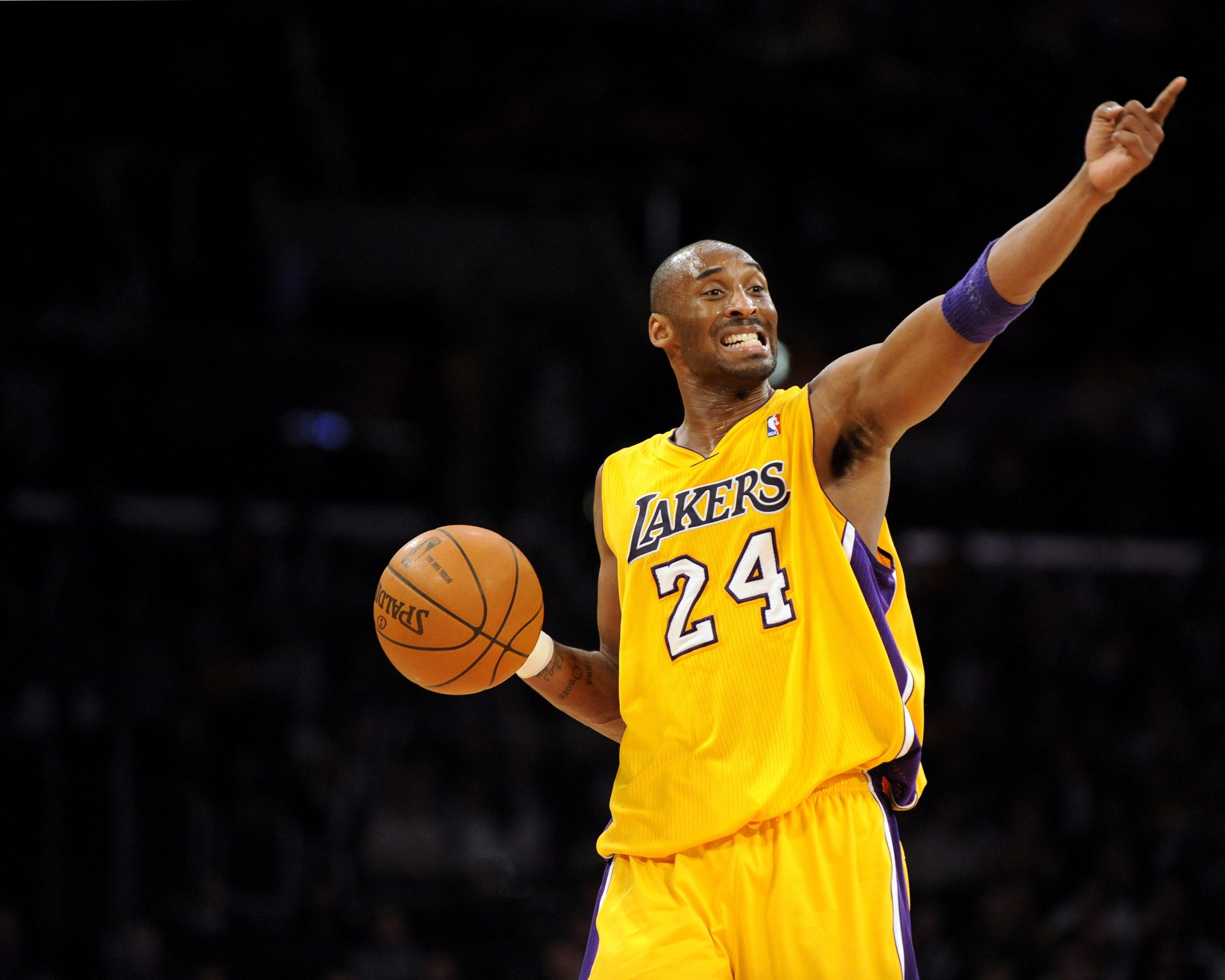 Federação de Basquetebol decreta minuto de silêncio em homenagem a Kobe Bryant