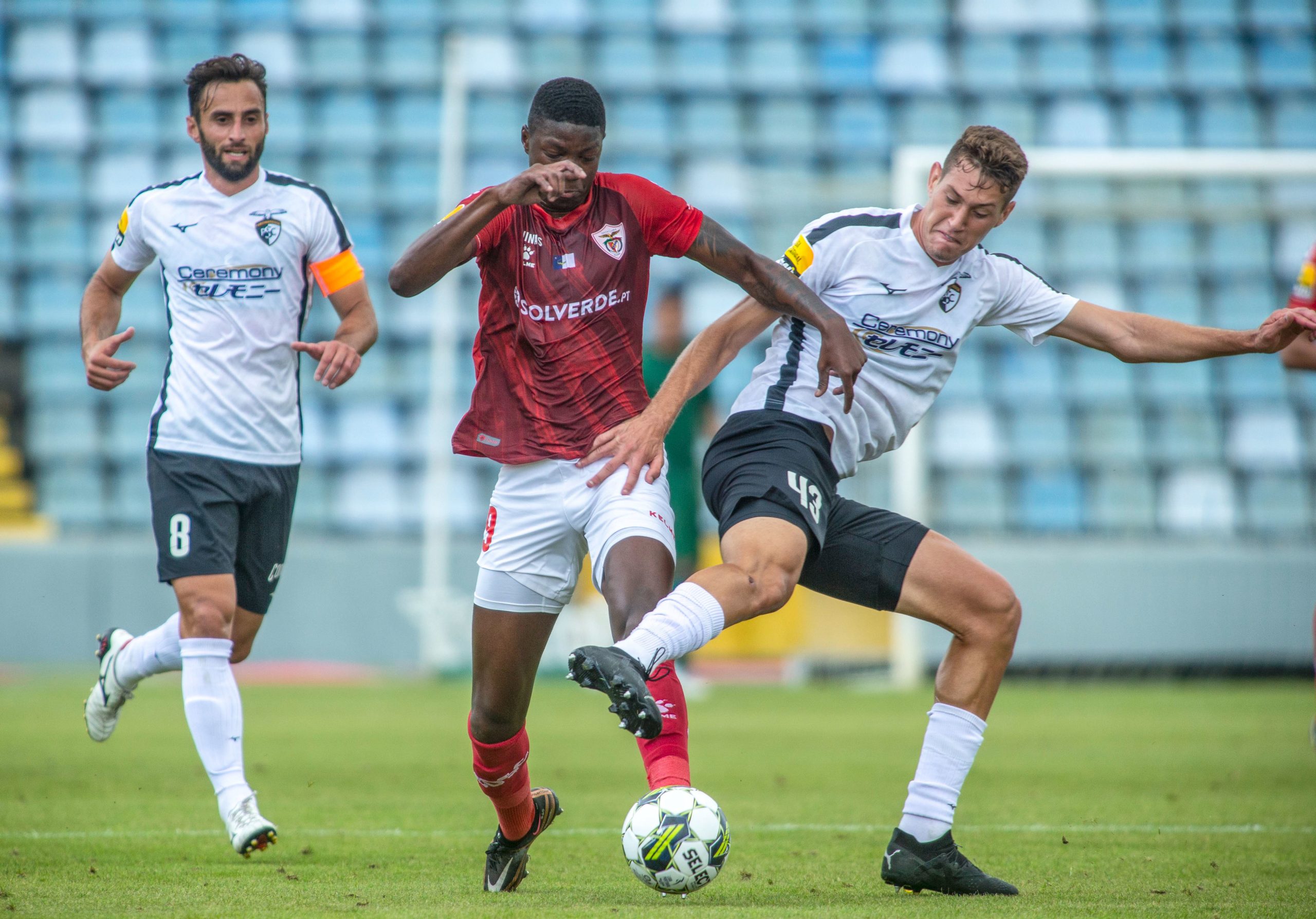 Despromovido Santa Clara vence tranquilo Portimonense