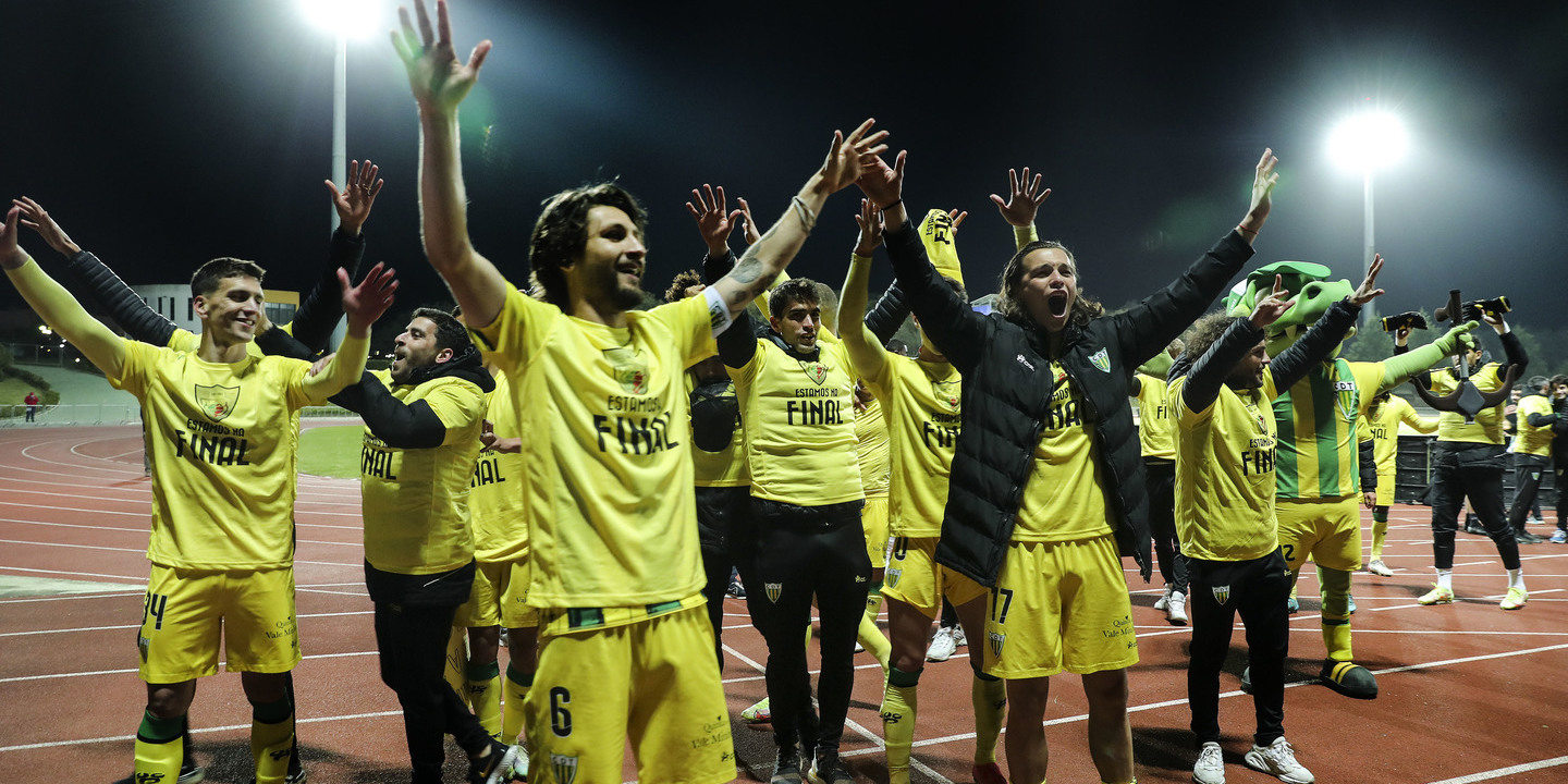 Tondela é o campeão da II Liga, Alverca acompanha na subida e Vizela no play-off
