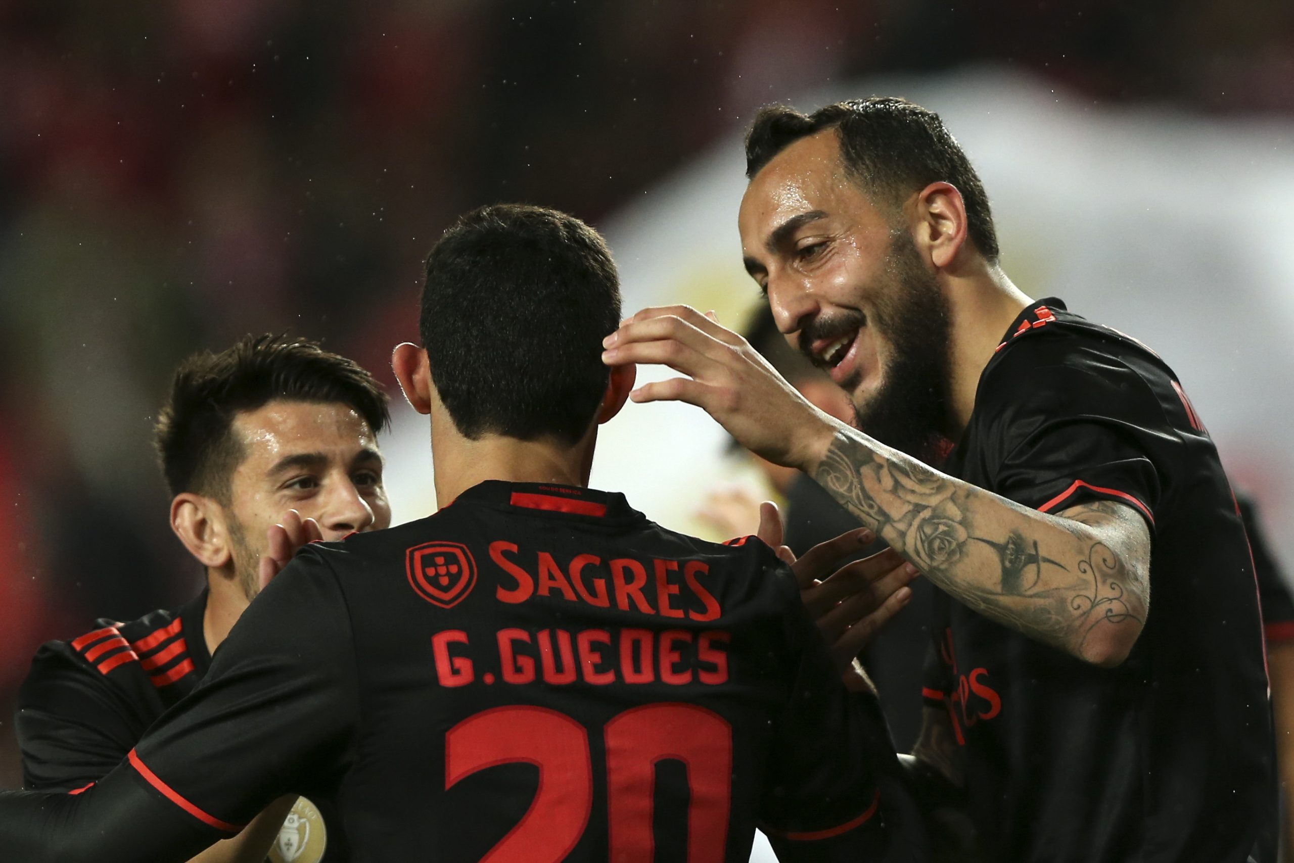 Benfica goleia Marítimo e está nos ‘oitavos’ da Taça de Portugal