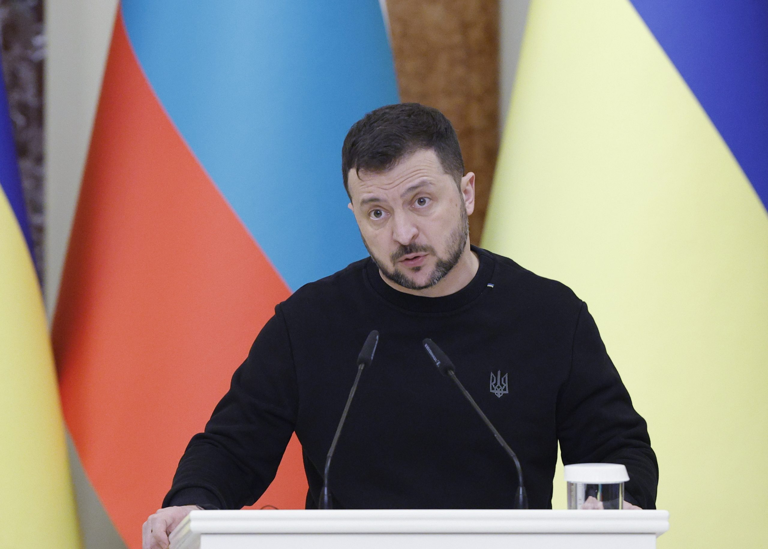 Zelensky afirma que não “haverá portos seguros” para russos no Mar Negro