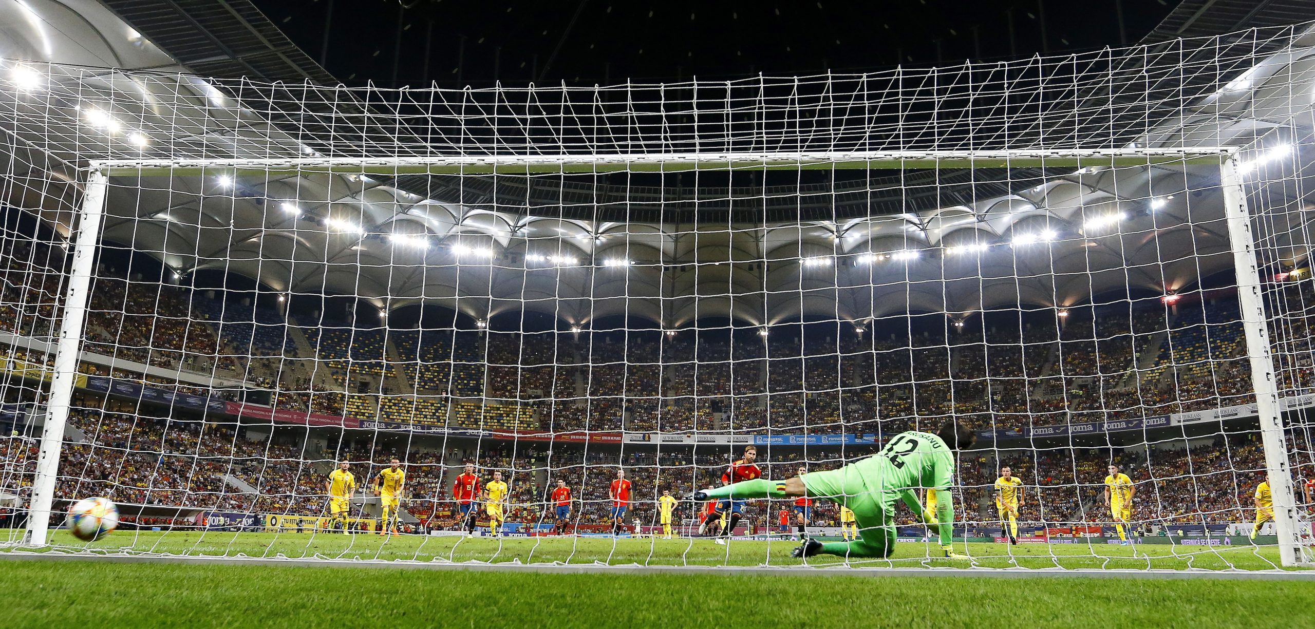 Euro2020. Itália e Espanha confirmaram favoritismo, mas apanharam sustos