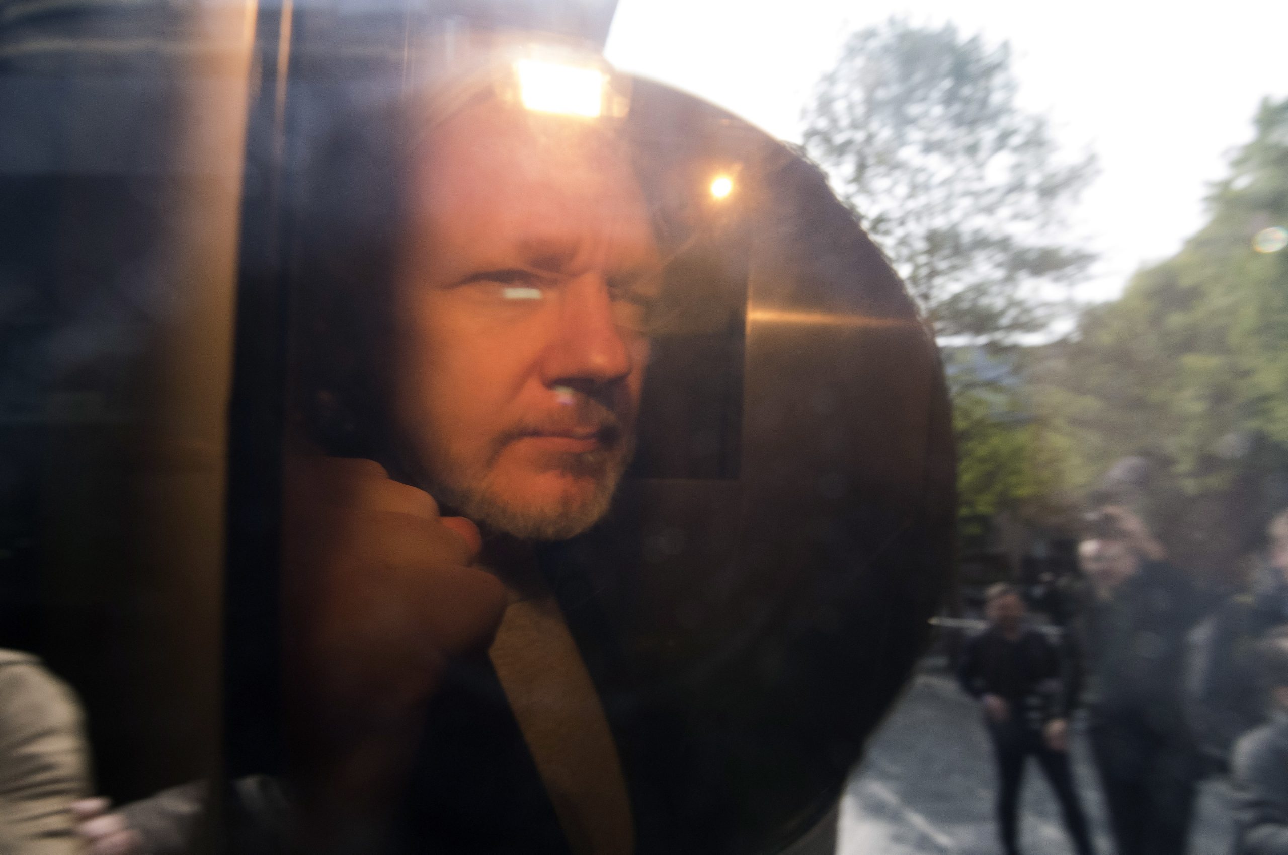 Baltazar Garzón alerta para “condições humanitárias lamentáveis” da prisão de Assange