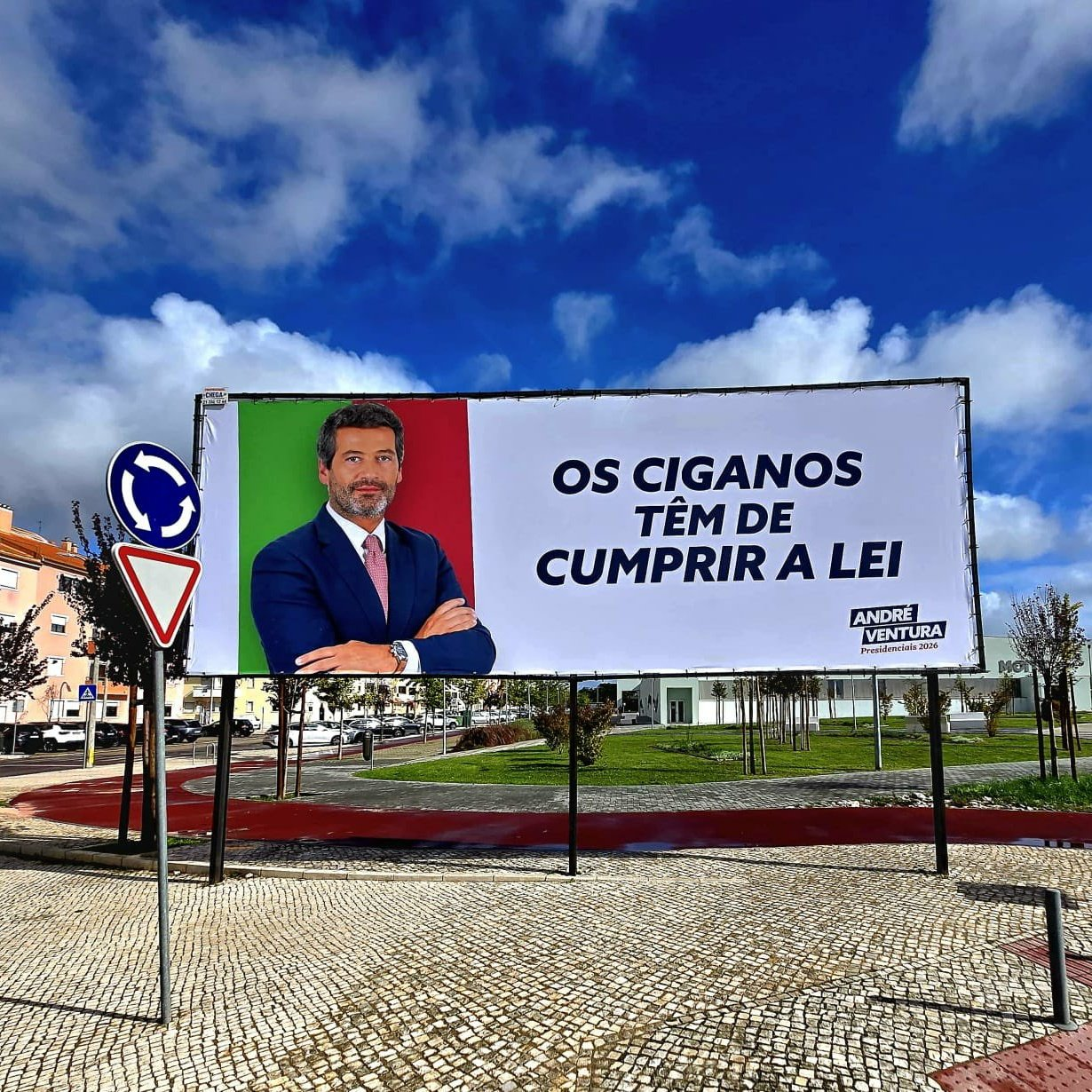 CNE diz não haver “indícios” de ilícito eleitoral nos cartazes de André Ventura para as Presidenciais