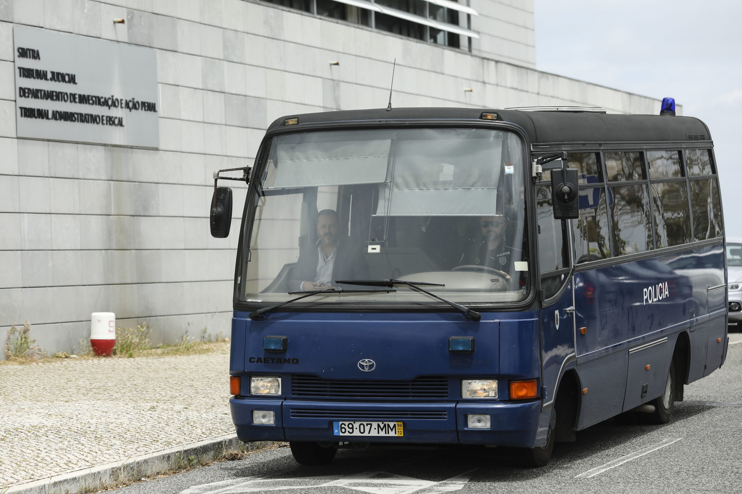 Relação de Lisboa mantém condenação aos oito polícias no caso da Cova da Moura