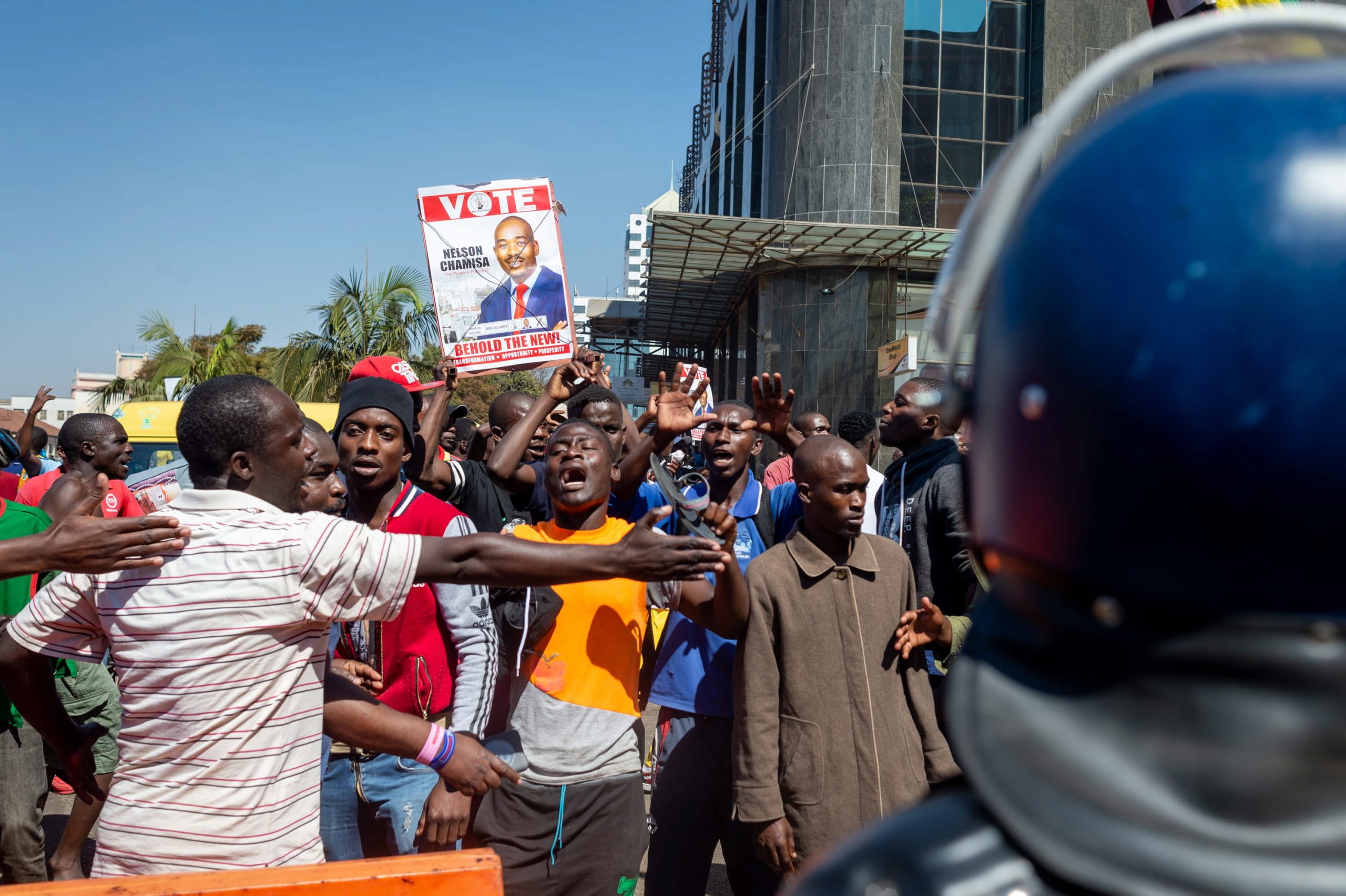 Mesmo sem Mugabe, o Zimbabué teve umas eleições “à Mugabe”. O que pode significar que mudou alguma coisa apenas para tudo ficar na mesma
