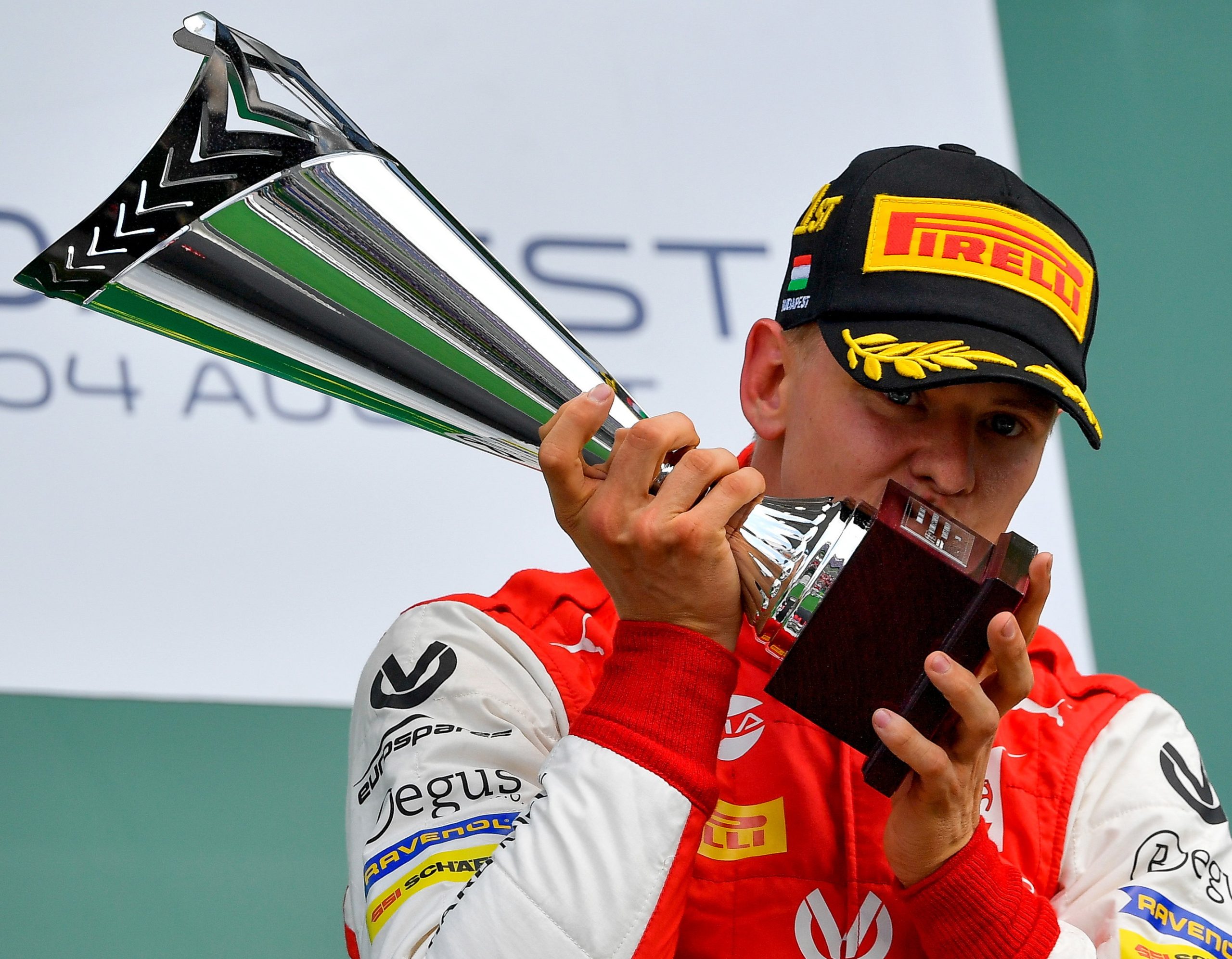 Mick Schumacher, filho de Michael, conquista primeira vitória na Fórmula 2