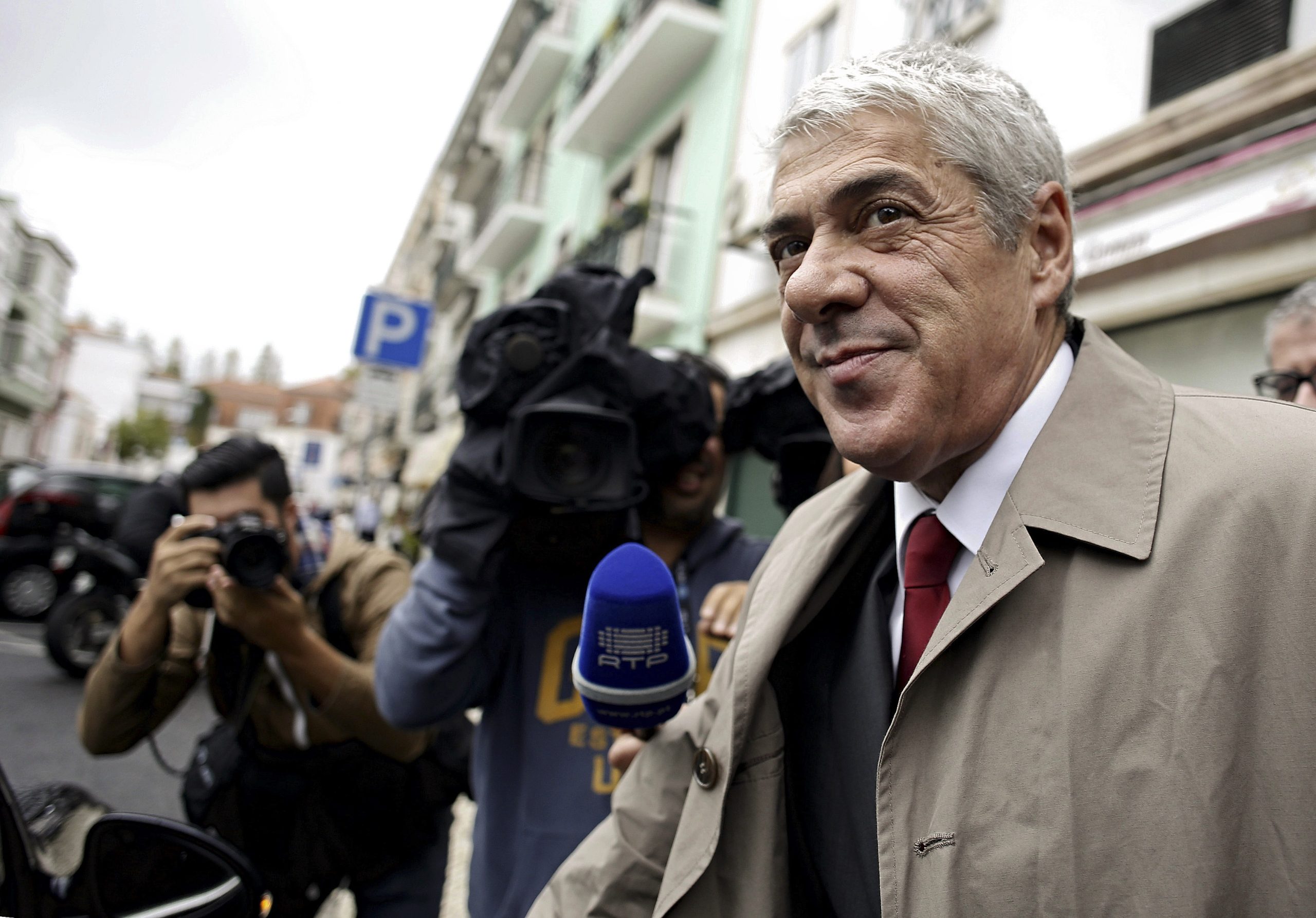 Sócrates diz que houve “cobardia política” na resolução do BES