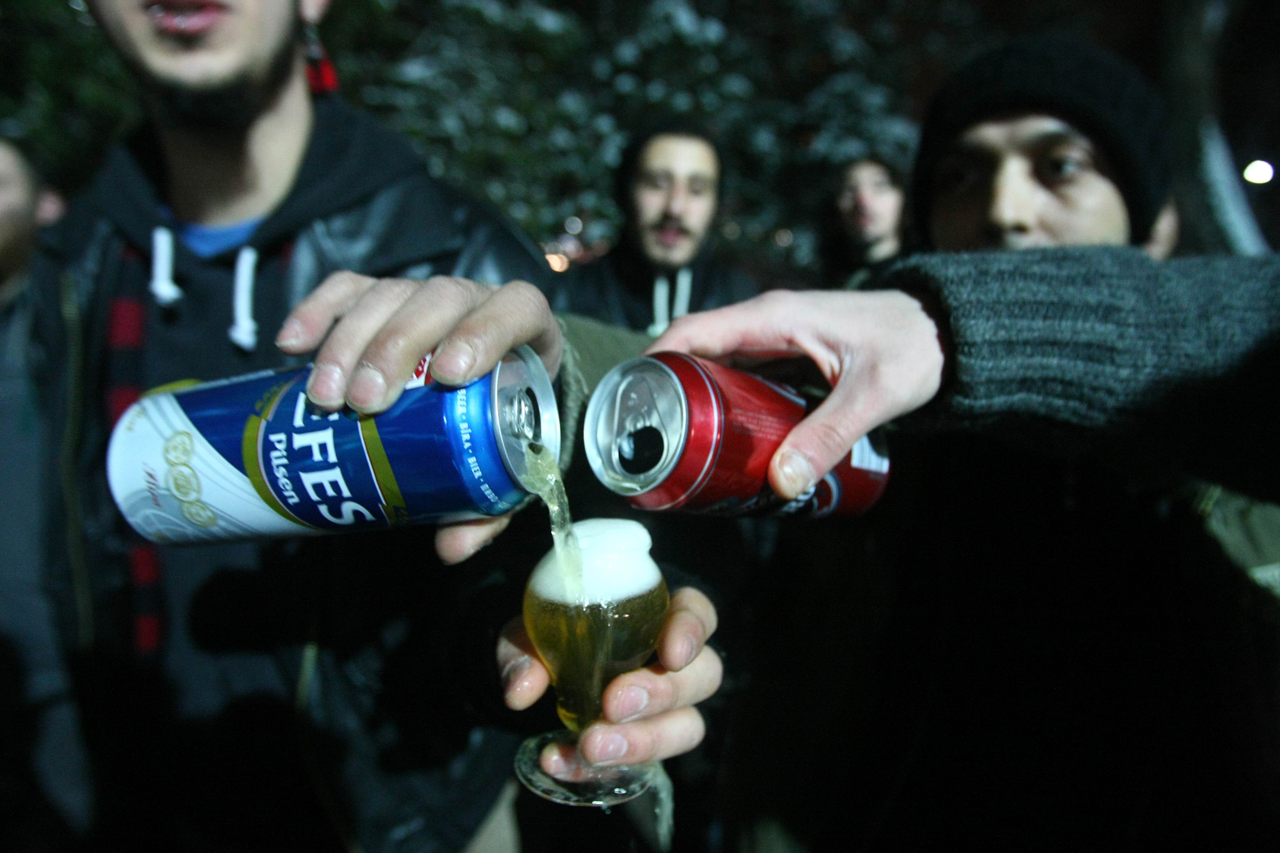 Resoluções de Ano Novo. Janeiro sem álcool pela saúde do fígado