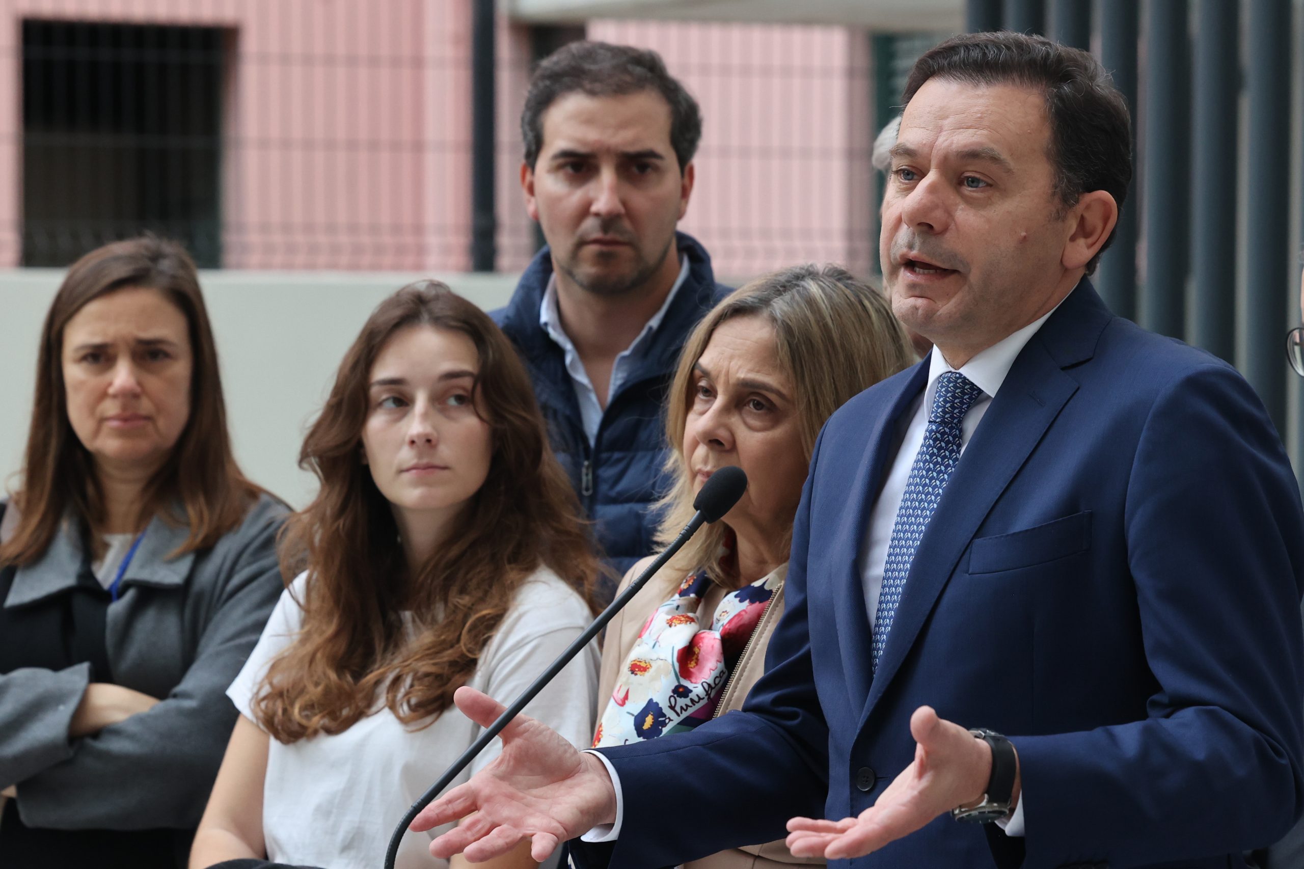 Montenegro diz que AD só quer “o apoio dos portugueses” e recusa falar de cenários