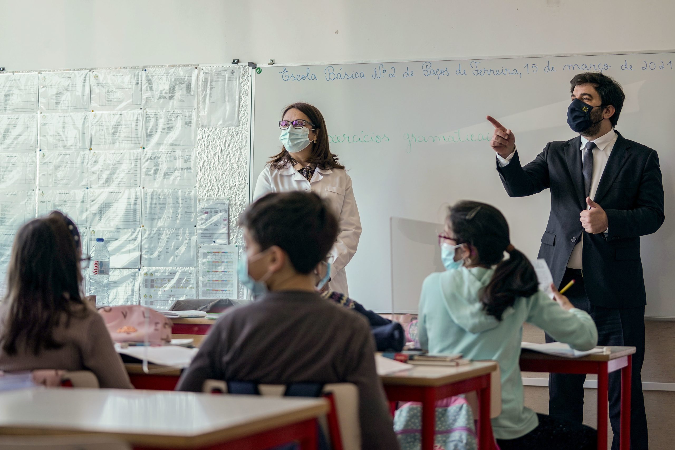 Covid-19: 150 mil trabalhadores docentes e não docentes vão ser testados entre 5 e 9 de abril