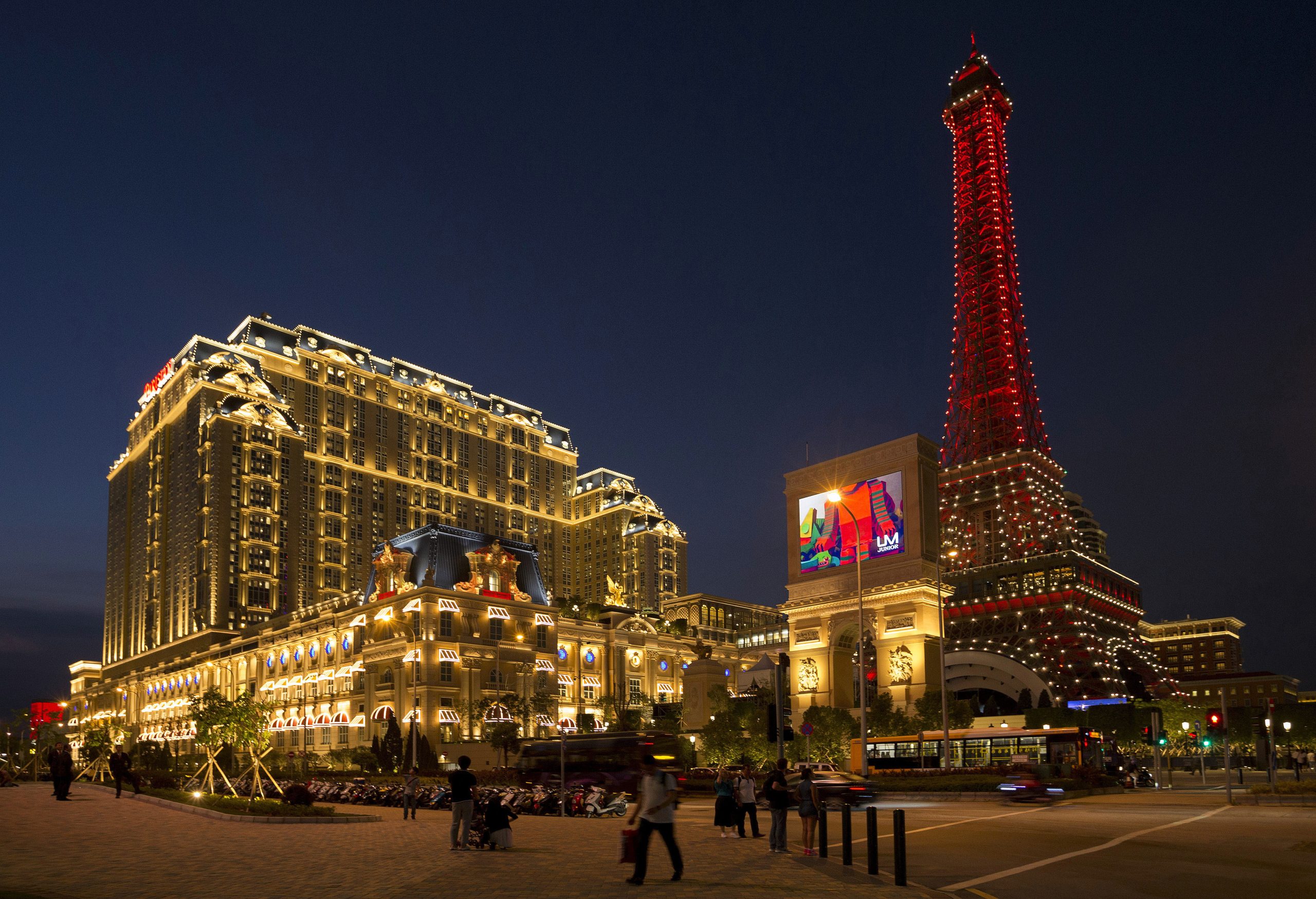 Macau estima aumento das receitas de jogo e crescimento económico em 2017