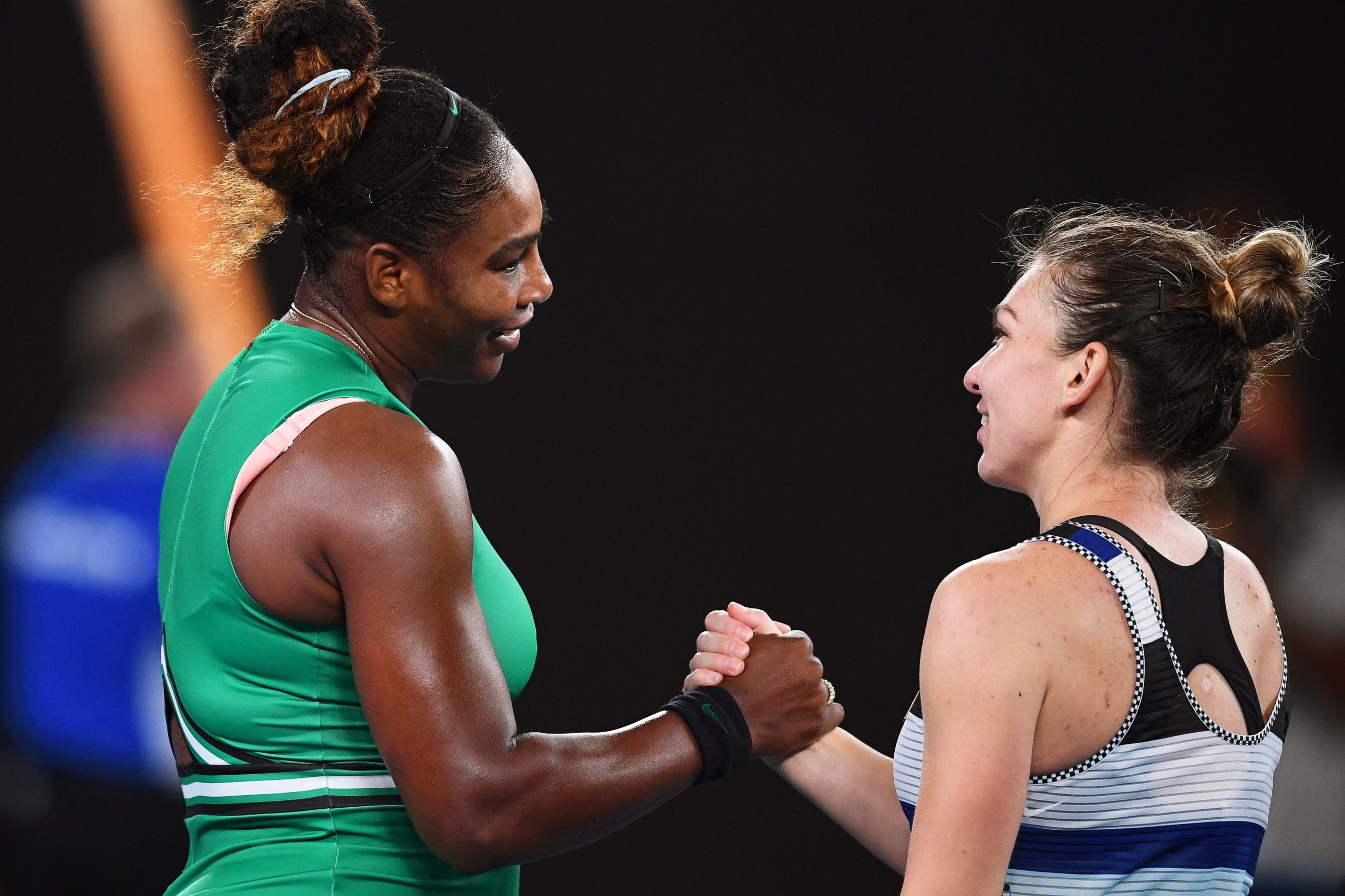 Open da Austrália: Serena bate Halep e segue com Djokovic para os ‘quartos’