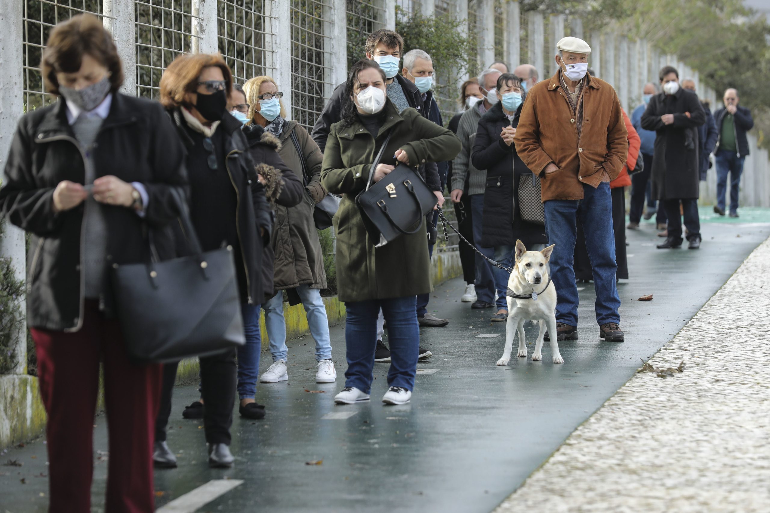 Presidenciais: Afluência às urnas até às 16:00 é de 35,44%