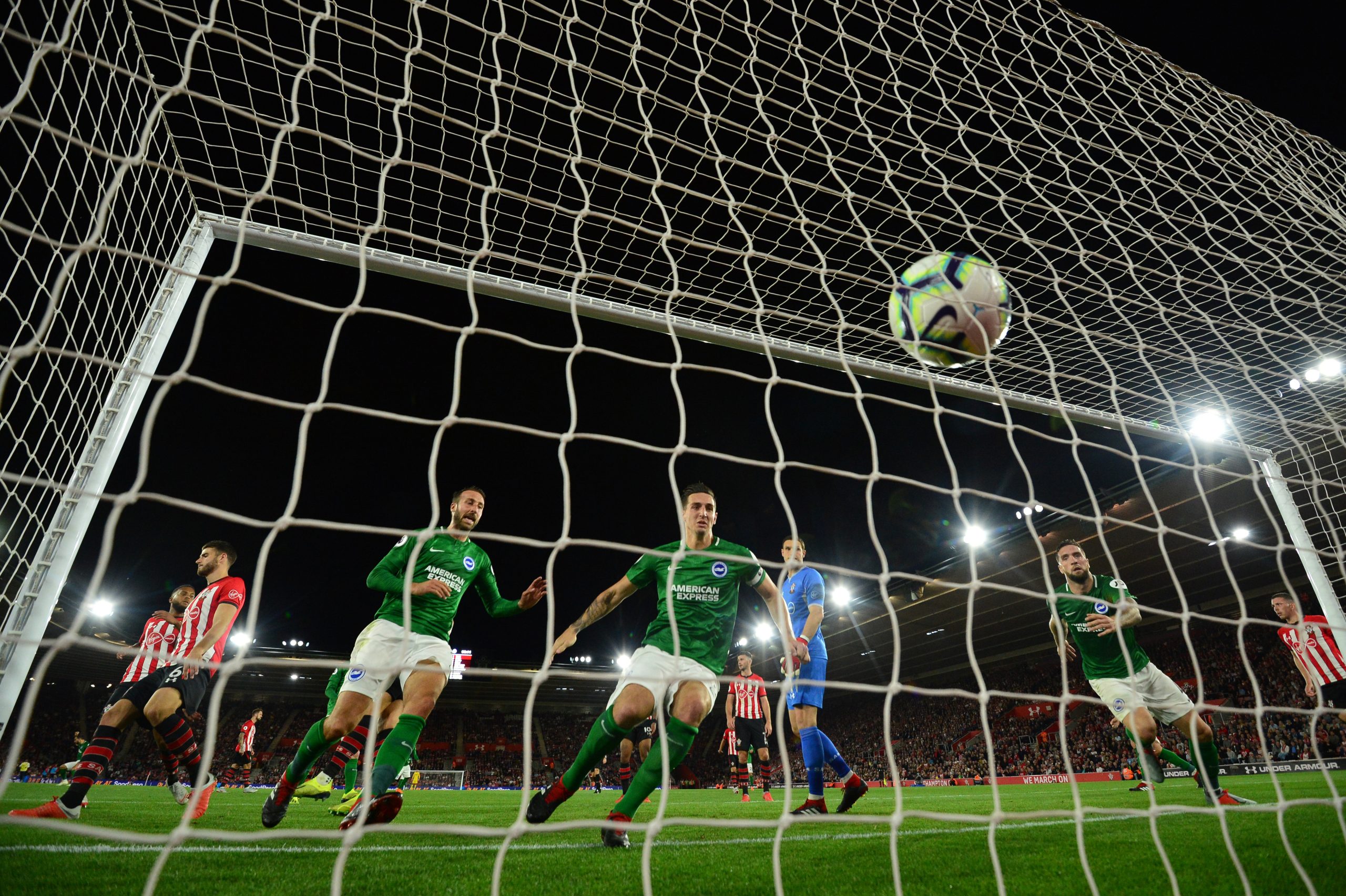 Premier League: Southampton desperdiça vantagem de dois golos frente ao Brigthon