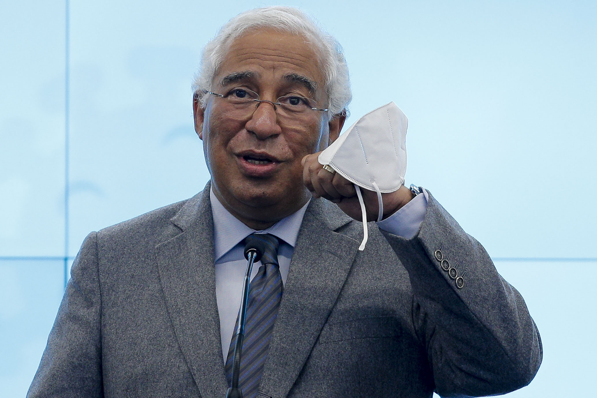 António Costa assina em Bruxelas regulamento do mecanismo recuperação