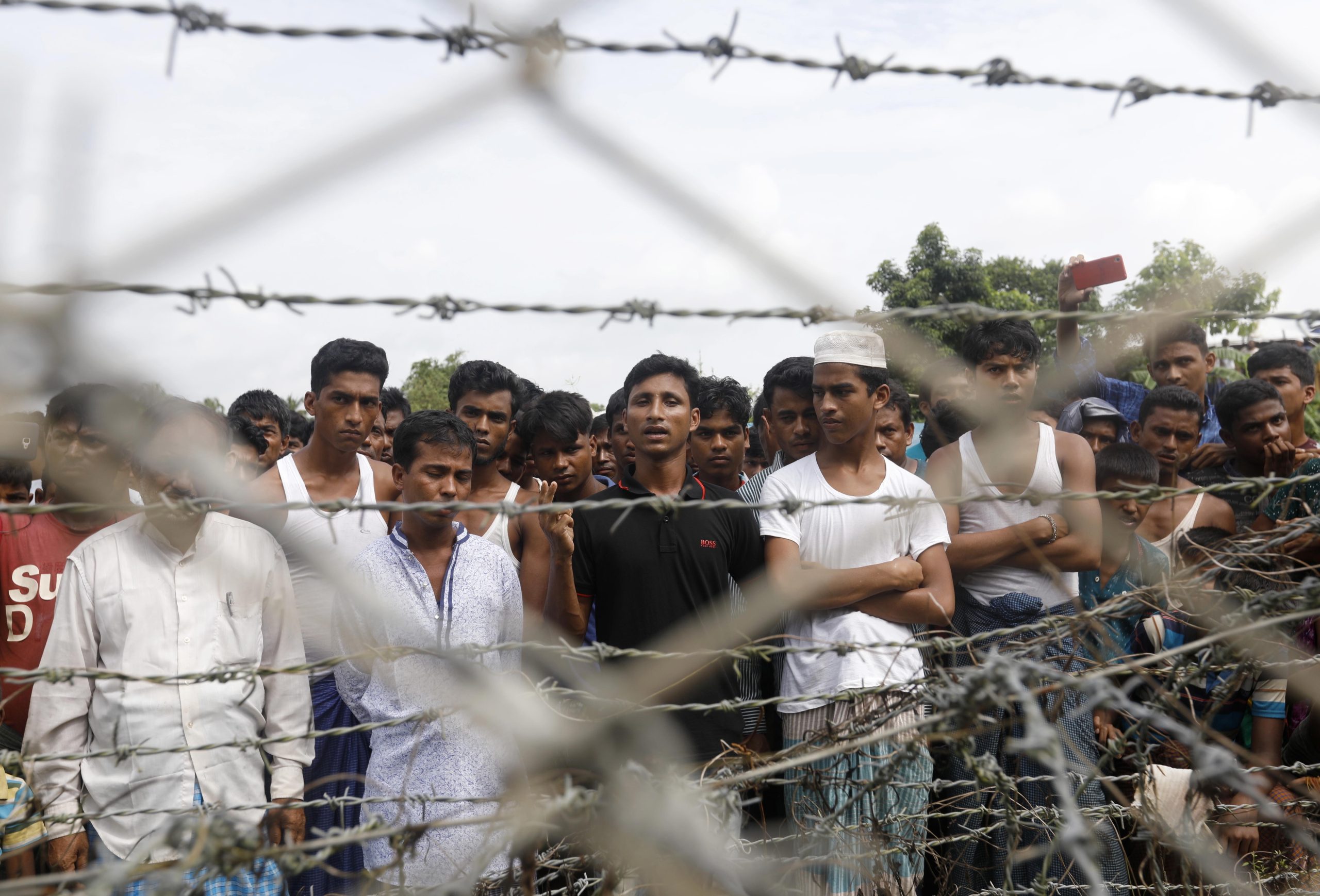 Bangladesh iniciou construção de vedações nos campos de refugiados rohingya