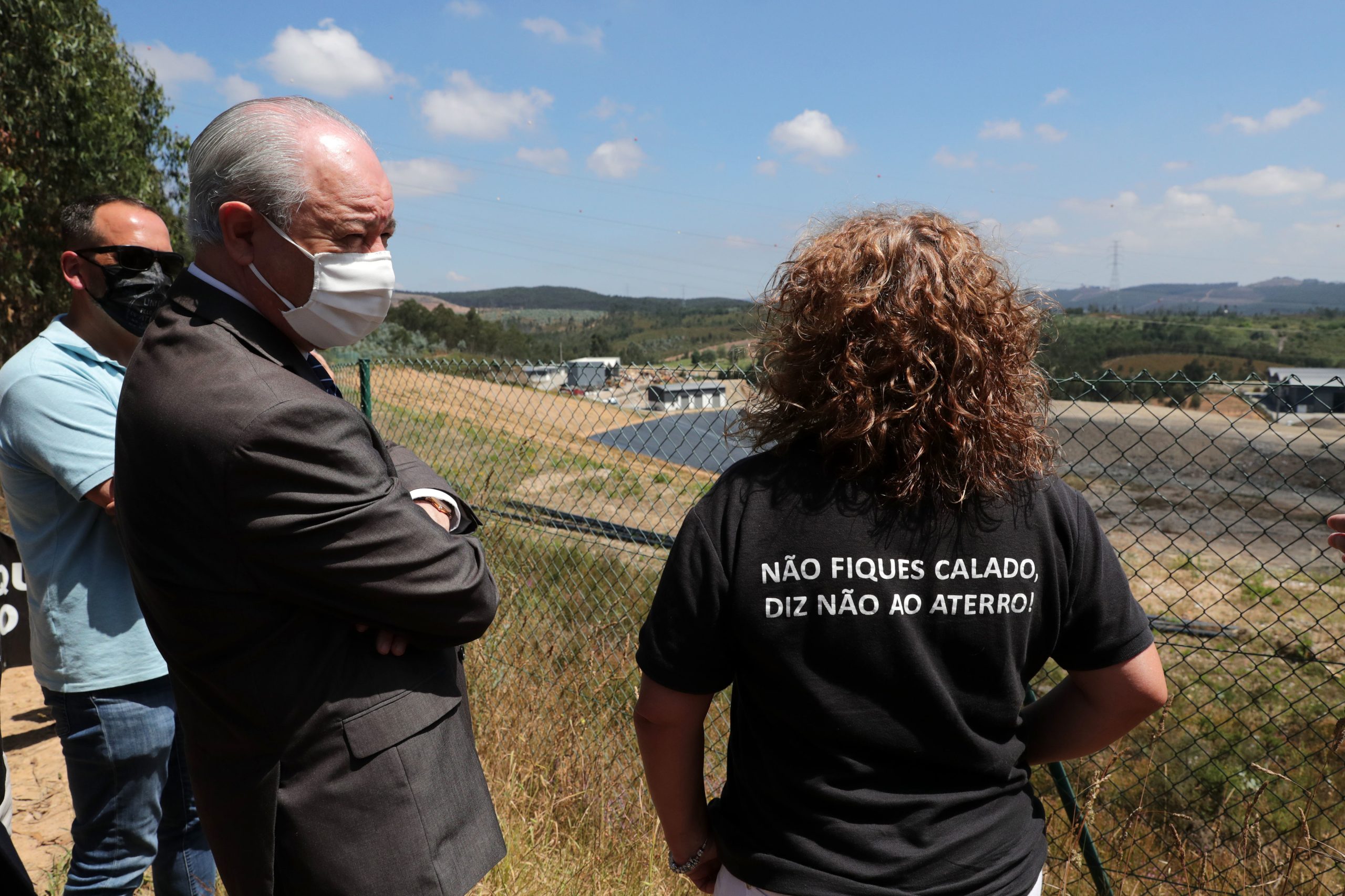 Rui Rio quer depósito em segurança nos aterros do amianto retirado das escolas
