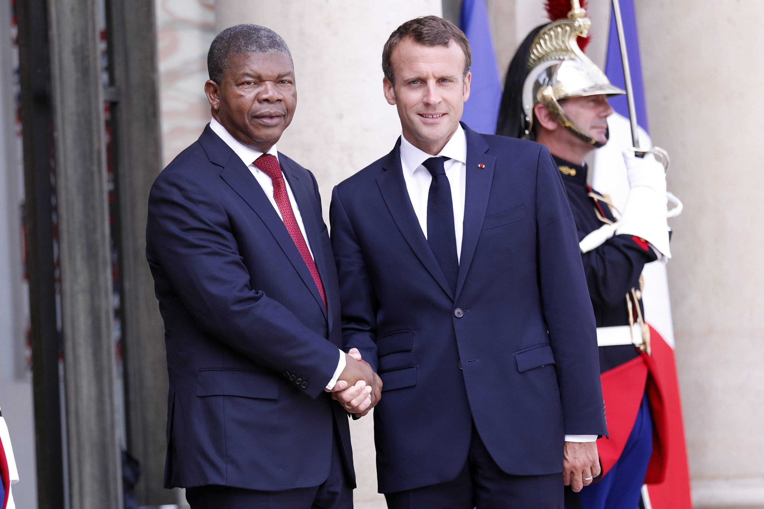 Emmanuel Macron manifestou “todo o apoio” a reformas do Presidente angolano
