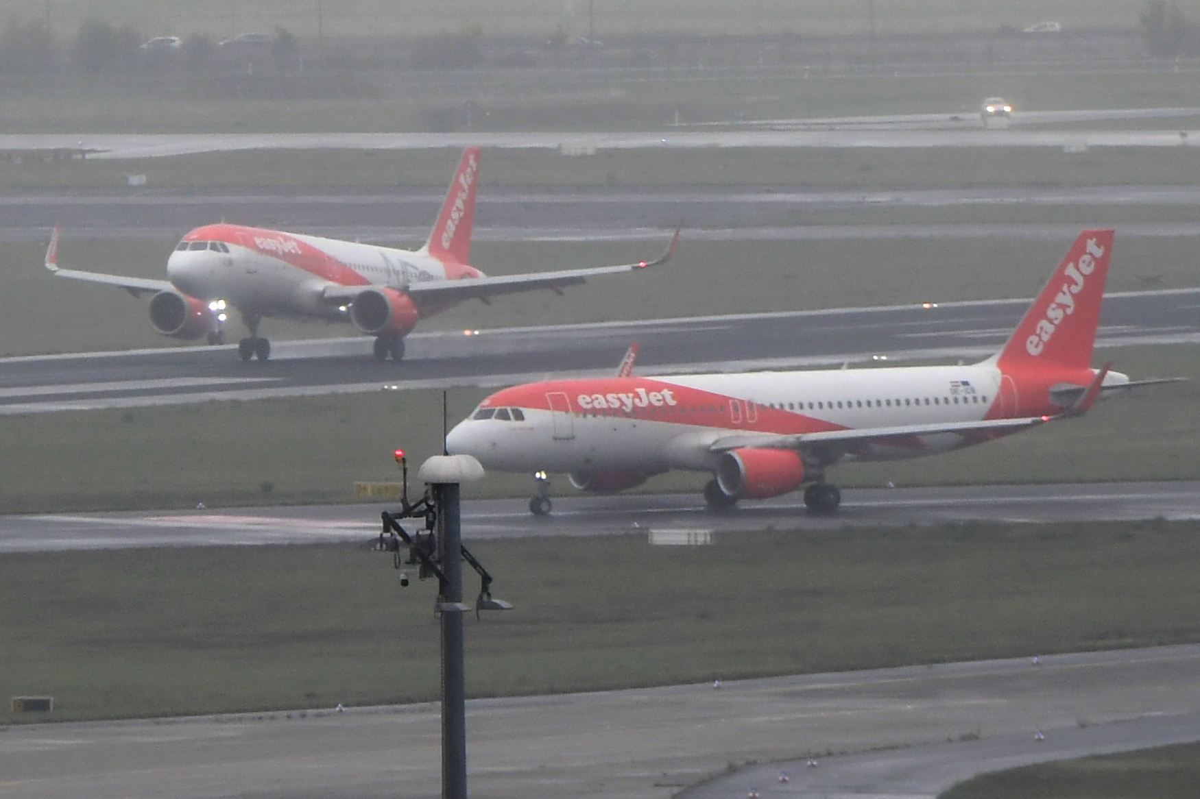 EasyJet diz que adesão no 3.º dia de greve foi de 44% e sindicato aponta para 90%
