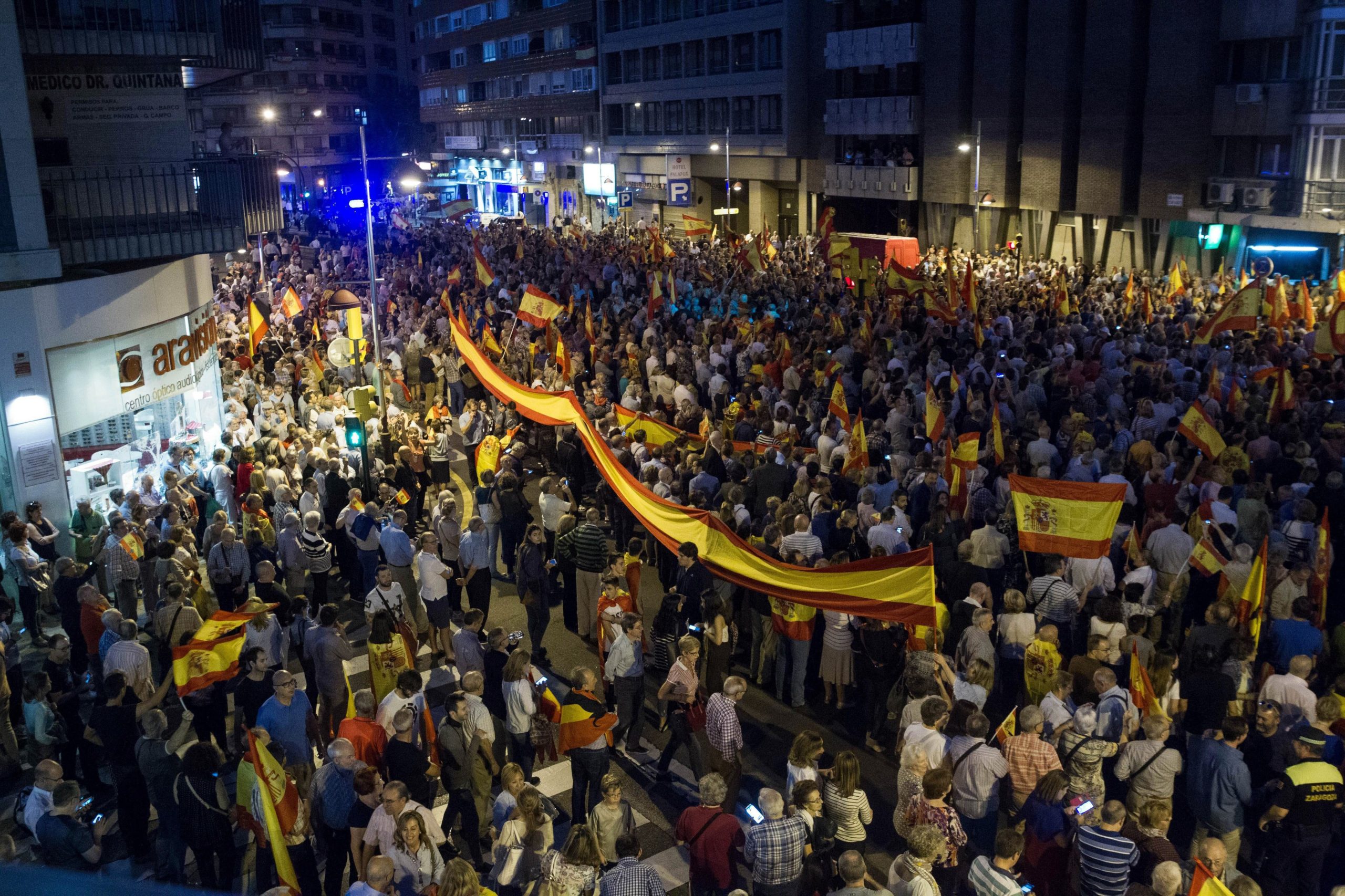 Perto de 6.000 pessoas apoiam em Salamanca a Polícia Nacional e a Guardia Civil