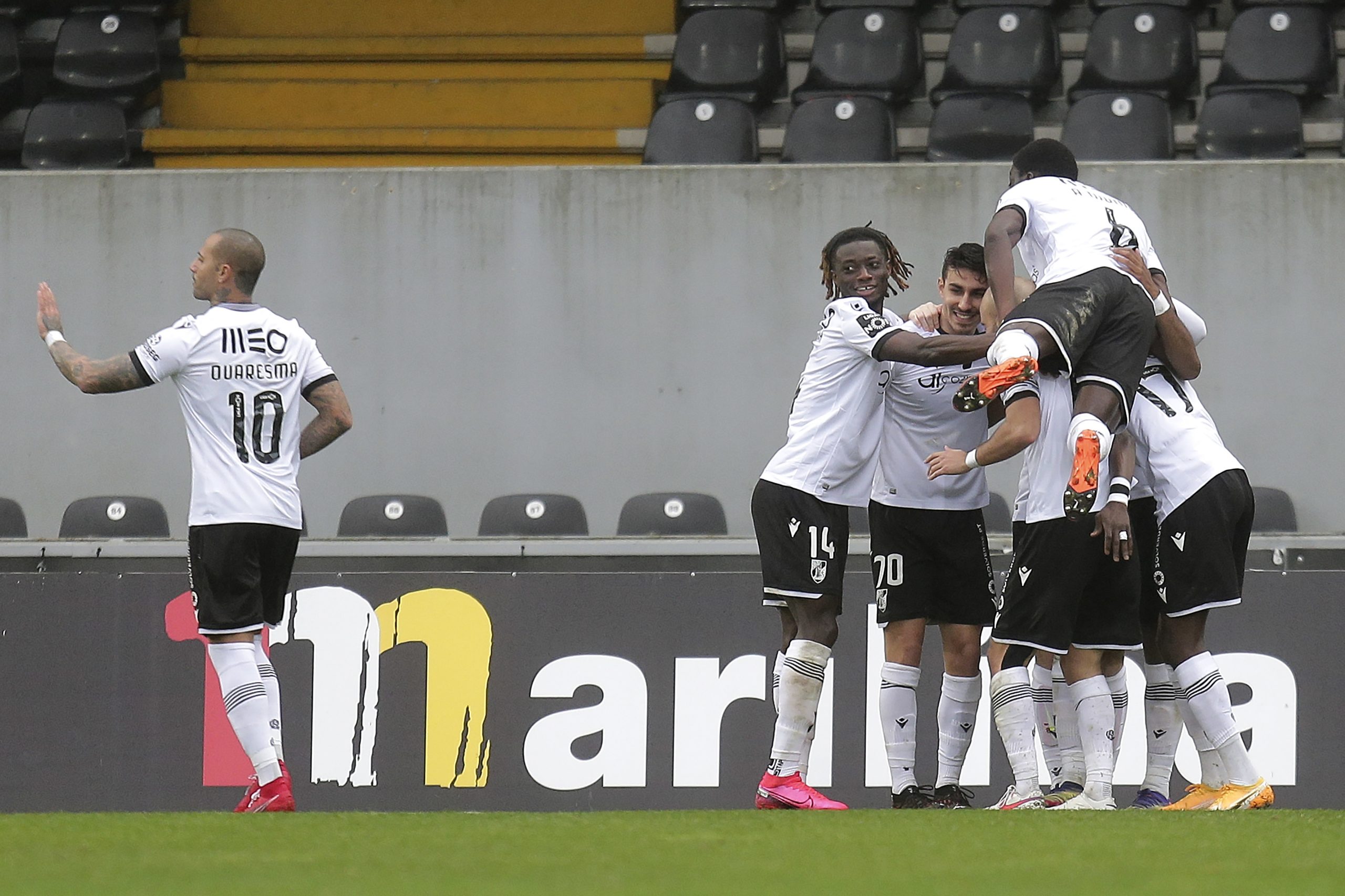 Vitória de Guimarães visita Portimonense na estreia do treinador Bino Maçães