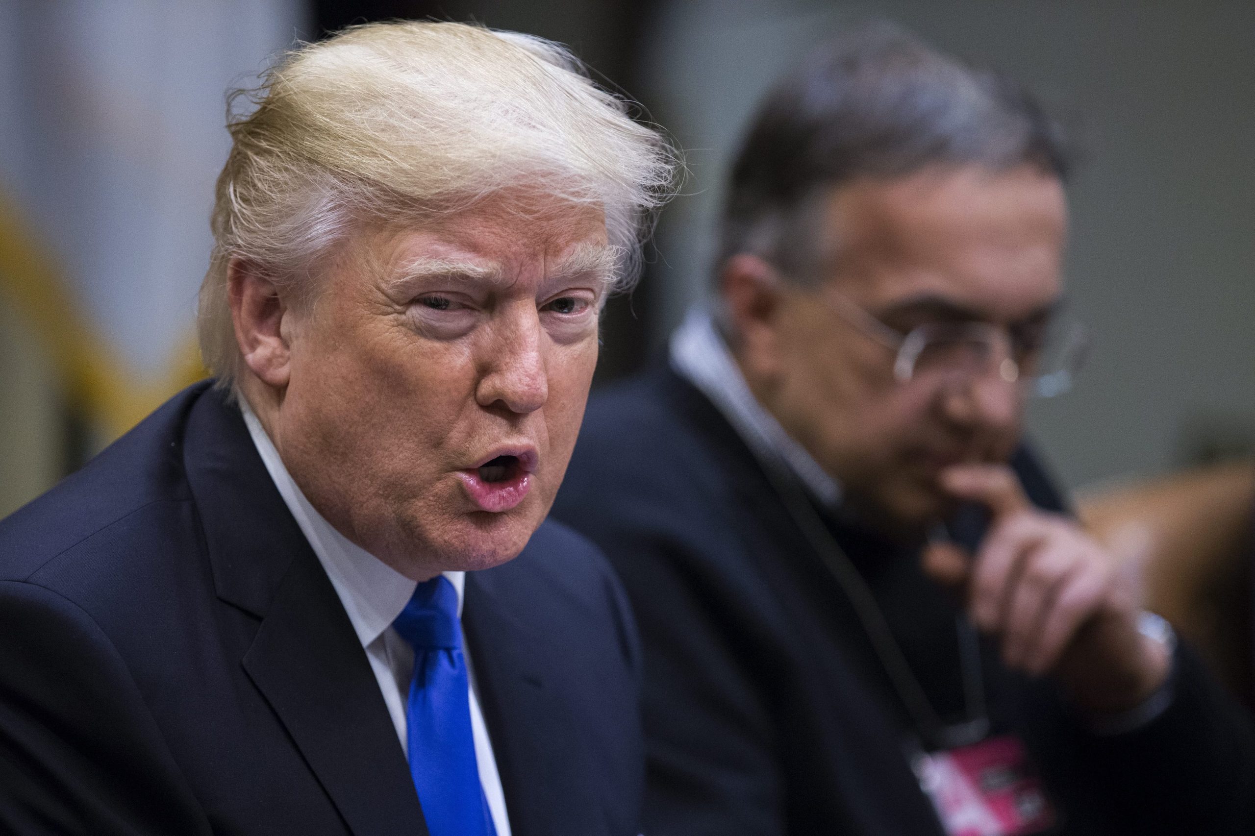 Mais fábricas, menos regulação. É esta a receita de Trump para atrair a indústria automóvel