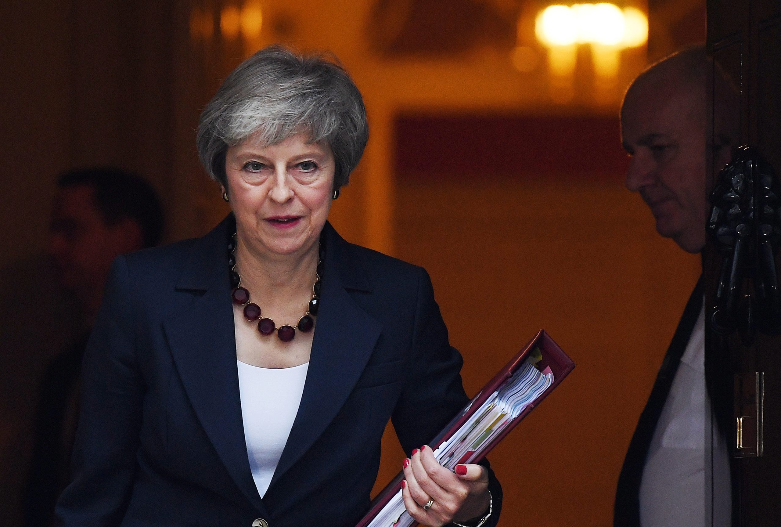 Theresa May “triste e chocada” com tiroteio em Estrasburgo