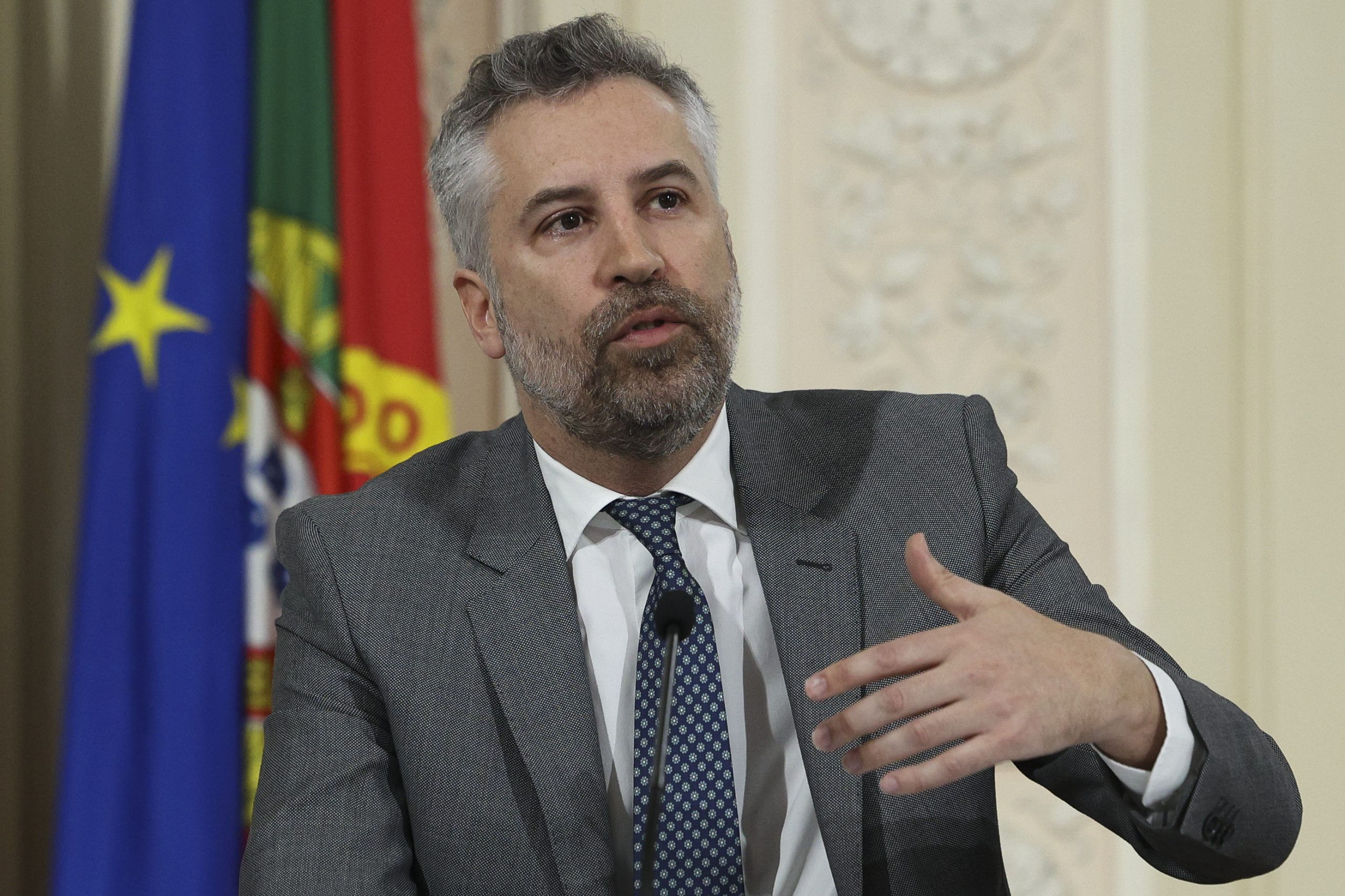 Pedro Nuno acusa Montenegro de ter fugido sistematicamente ao escrutínio