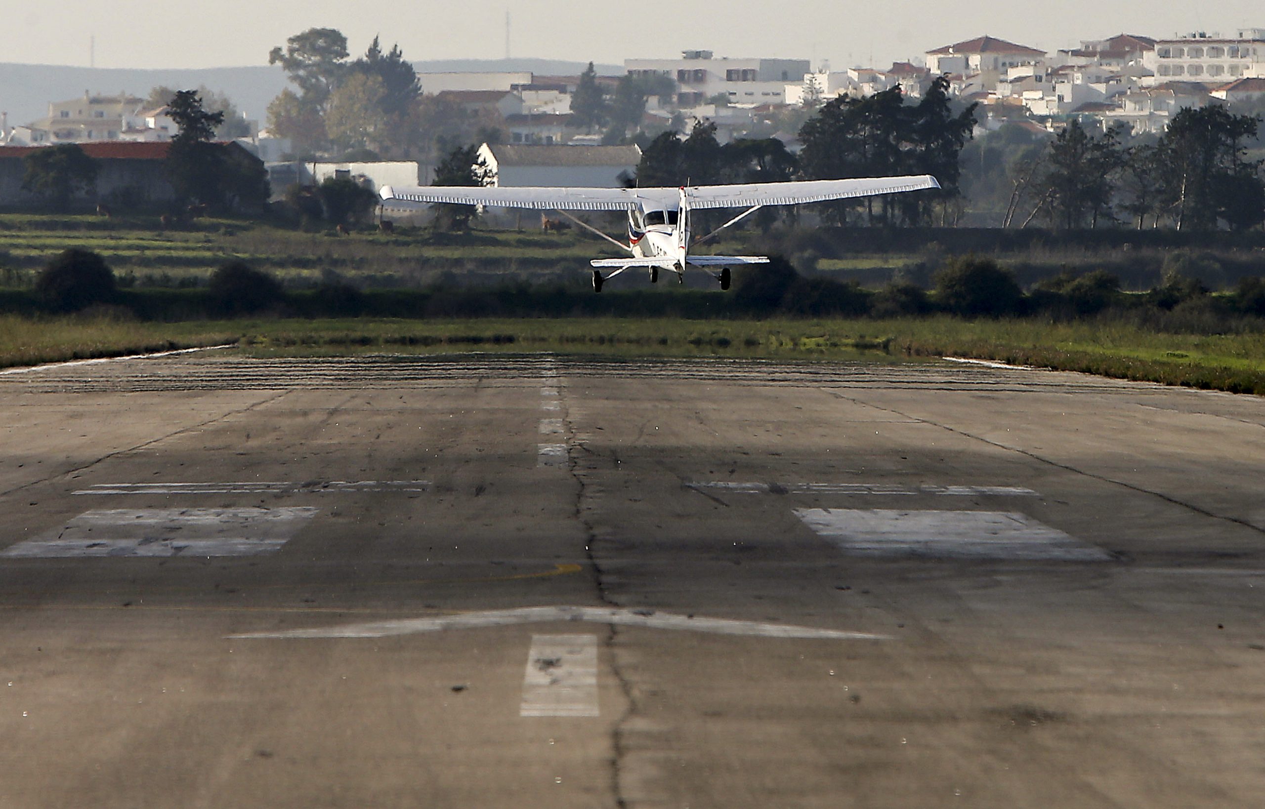 Ligação Bragança-Portimão da Aero Vip interrompida por proibição de reabastecer
