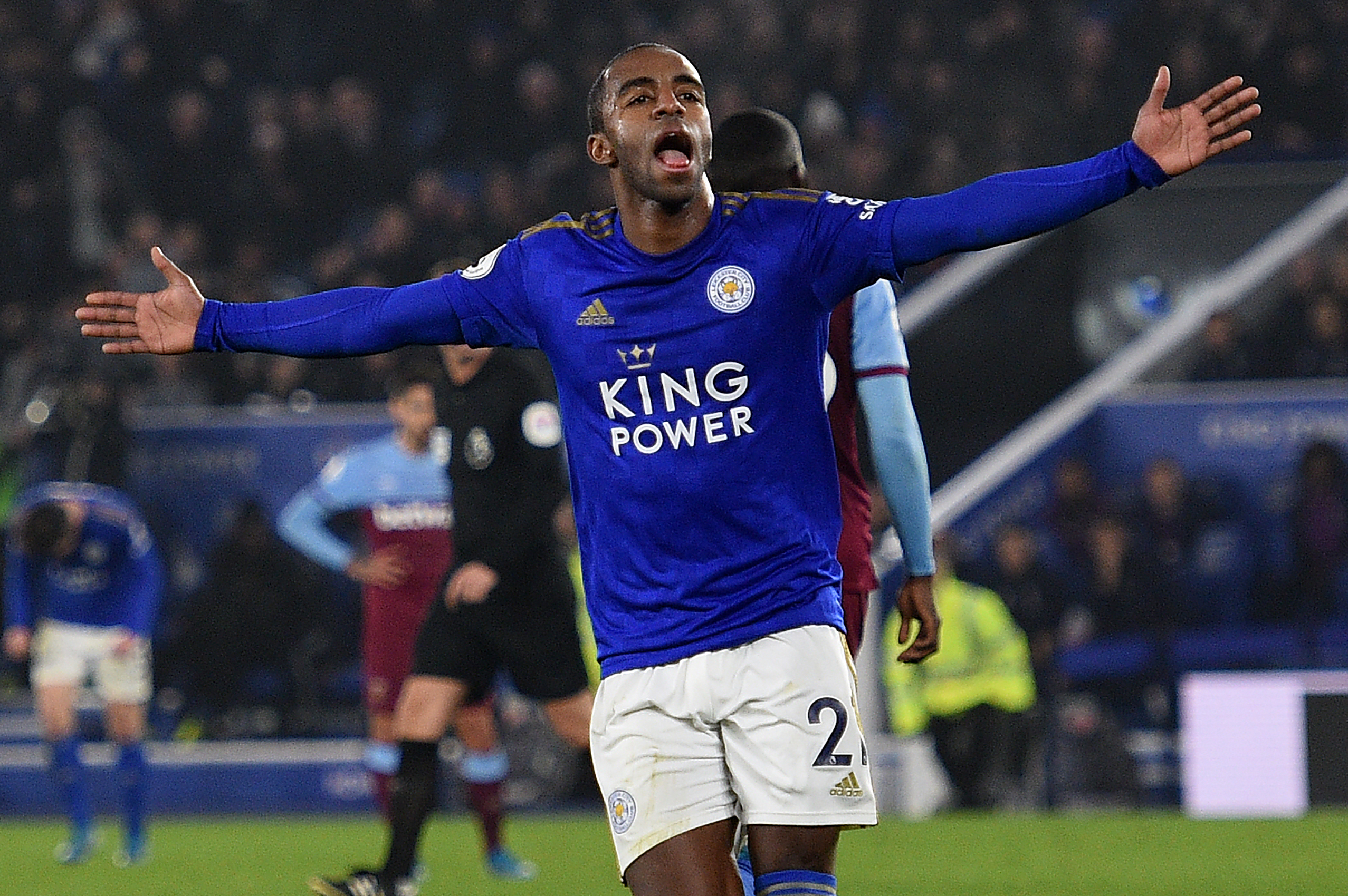 Ricardo Pereira renova com o Leicester até 2026