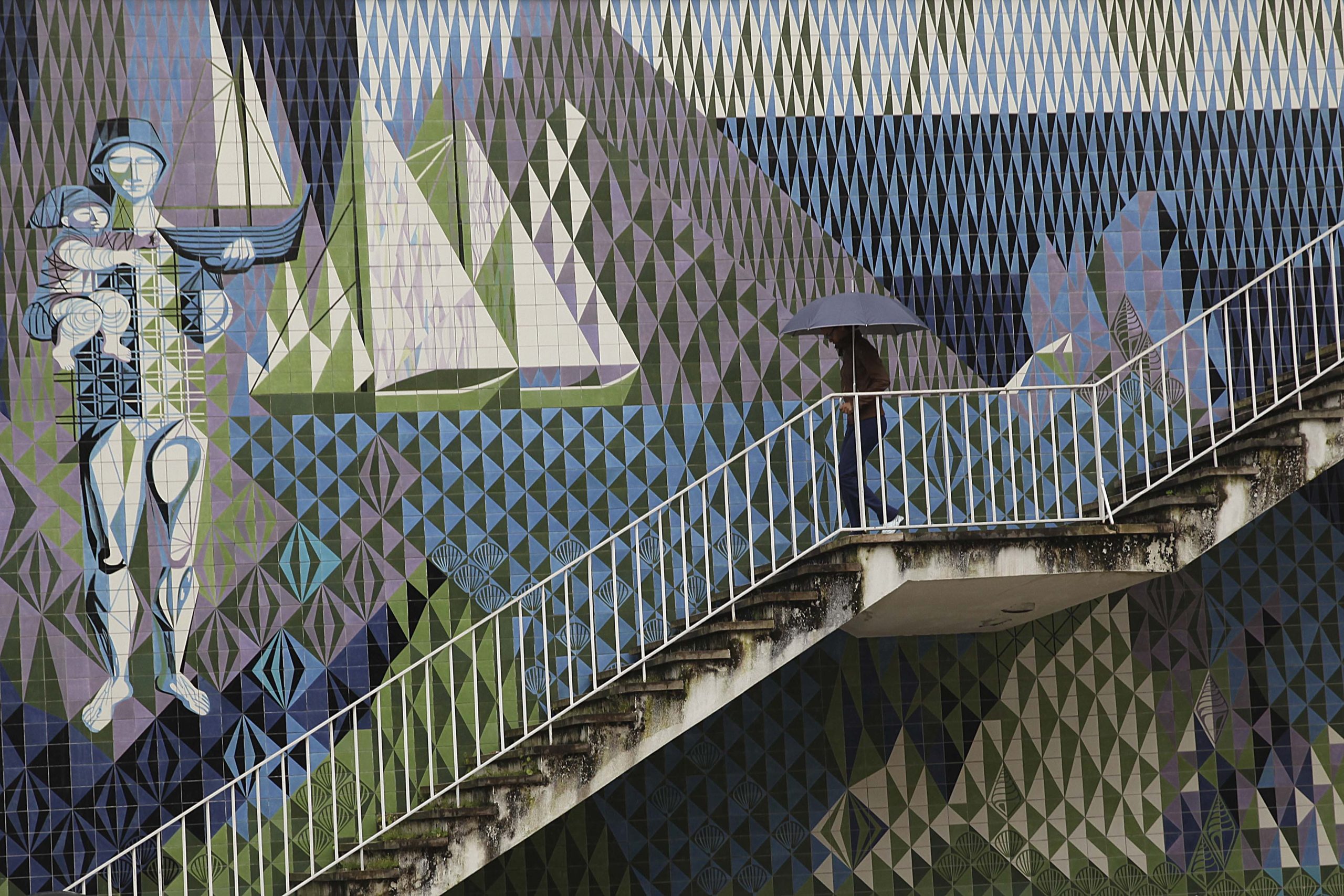 Cidadãos pedem à Câmara de Lisboa “tolerância zero” perante venda ilegal de azulejos